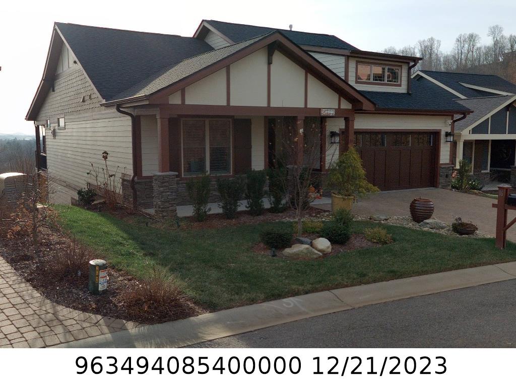 A picture of the property located at 16 BRITTON KNOLL PASS, ARDEN NC 28704.