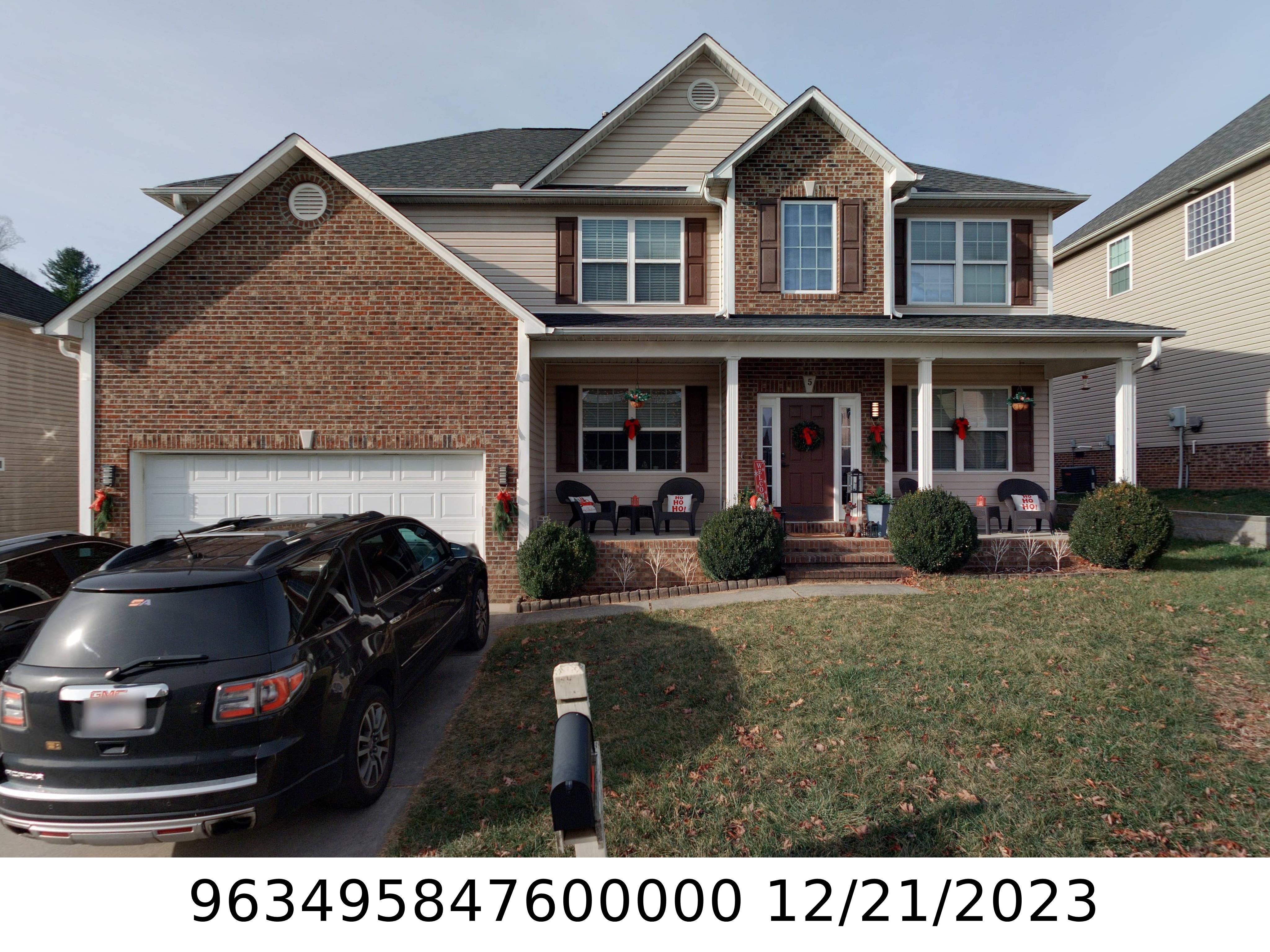 A picture of the property located at 5 STONEBURY DR, ARDEN NC 28704.