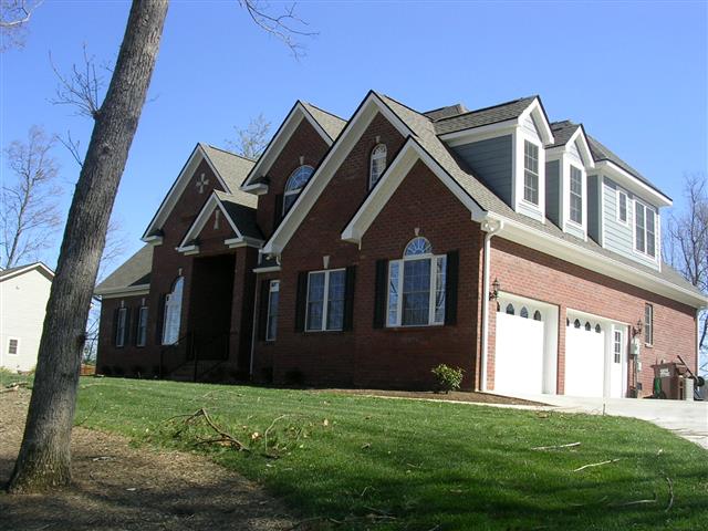 A picture of the property located at 76 ASHLEY WOODS DR, ARDEN NC 28704.