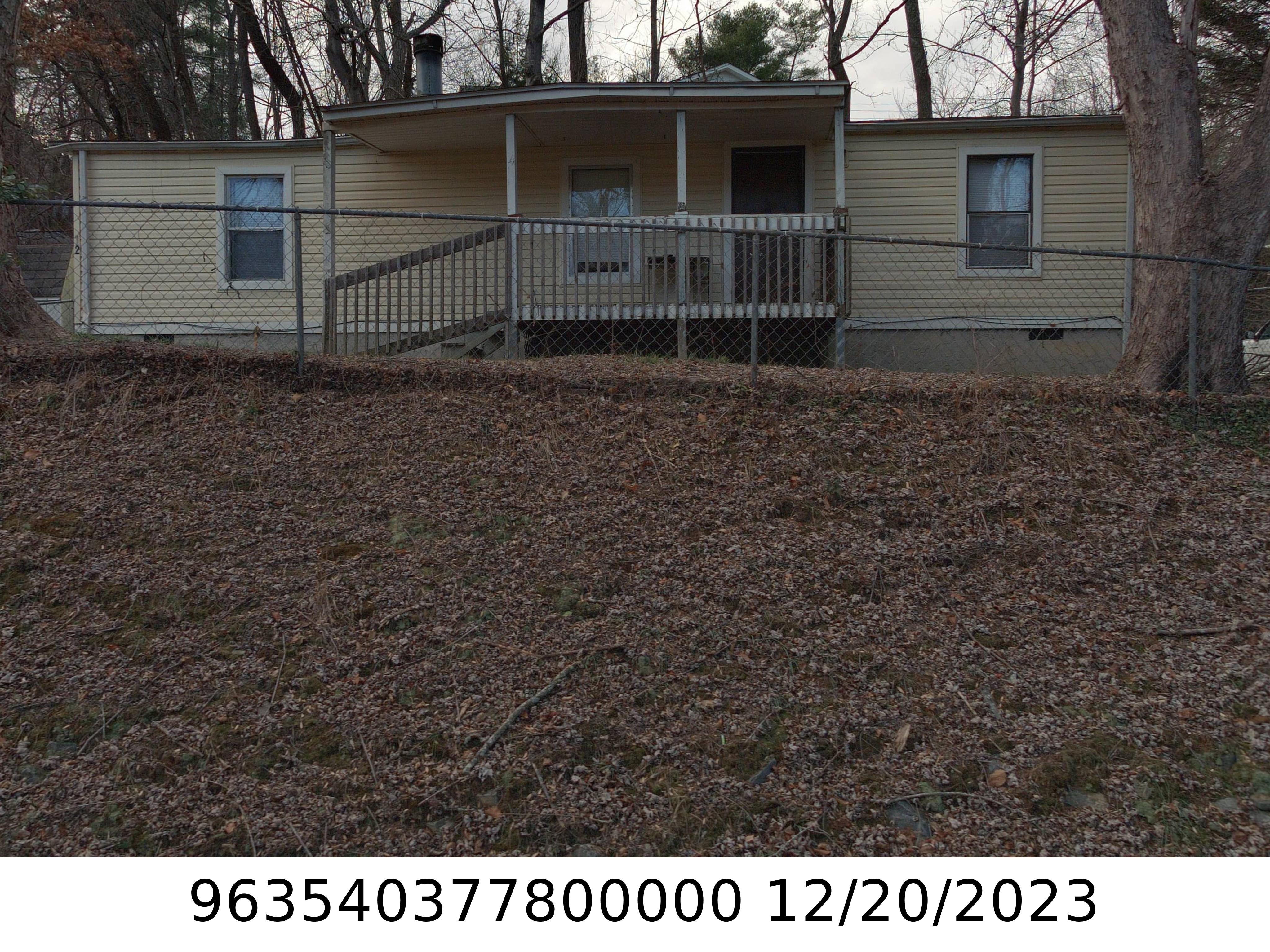 A picture of the property located at 12 GOTHAM DR, ARDEN NC 28704.