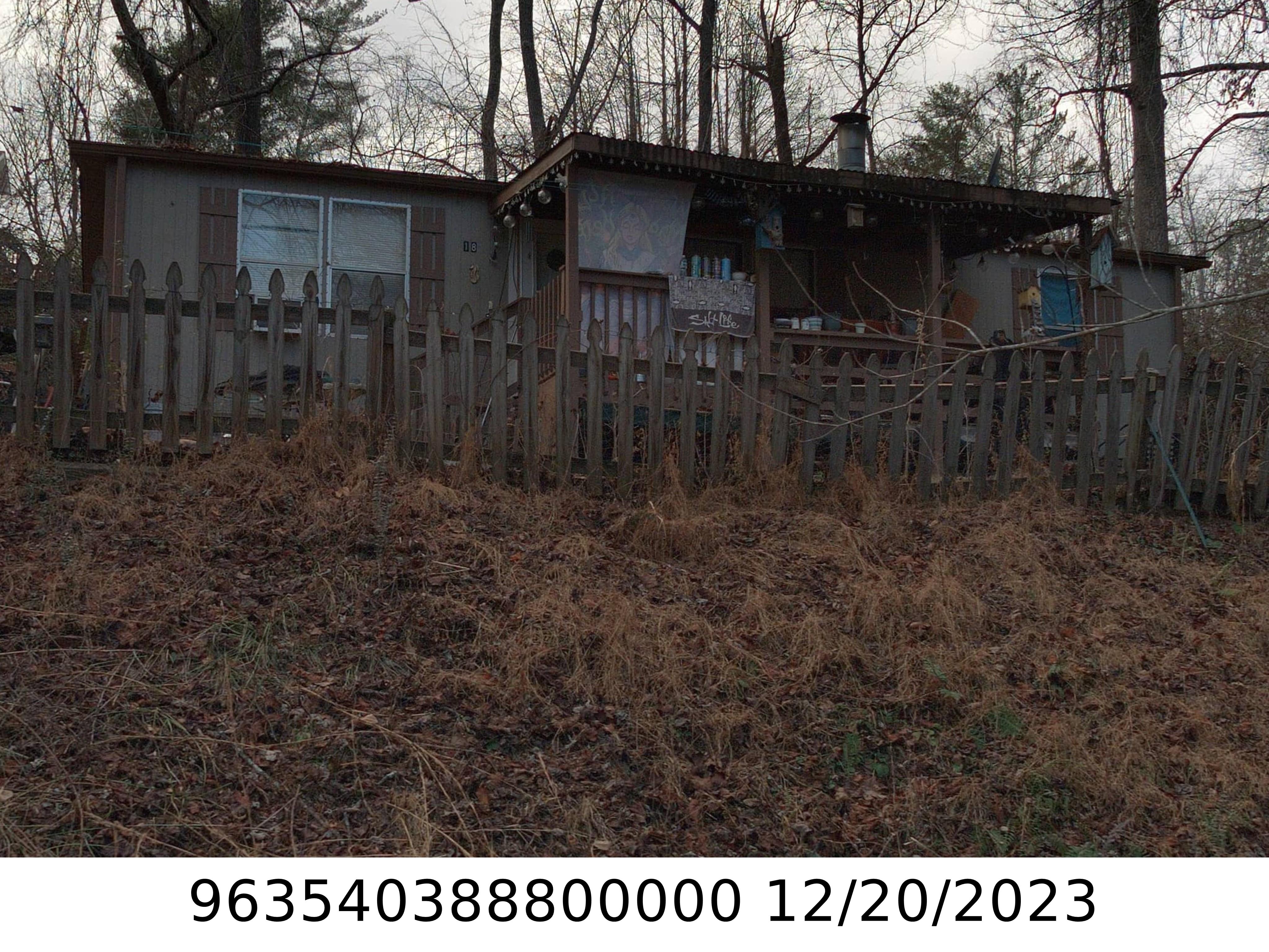 A picture of the property located at 18 GOTHAM DR, ARDEN NC 28704.