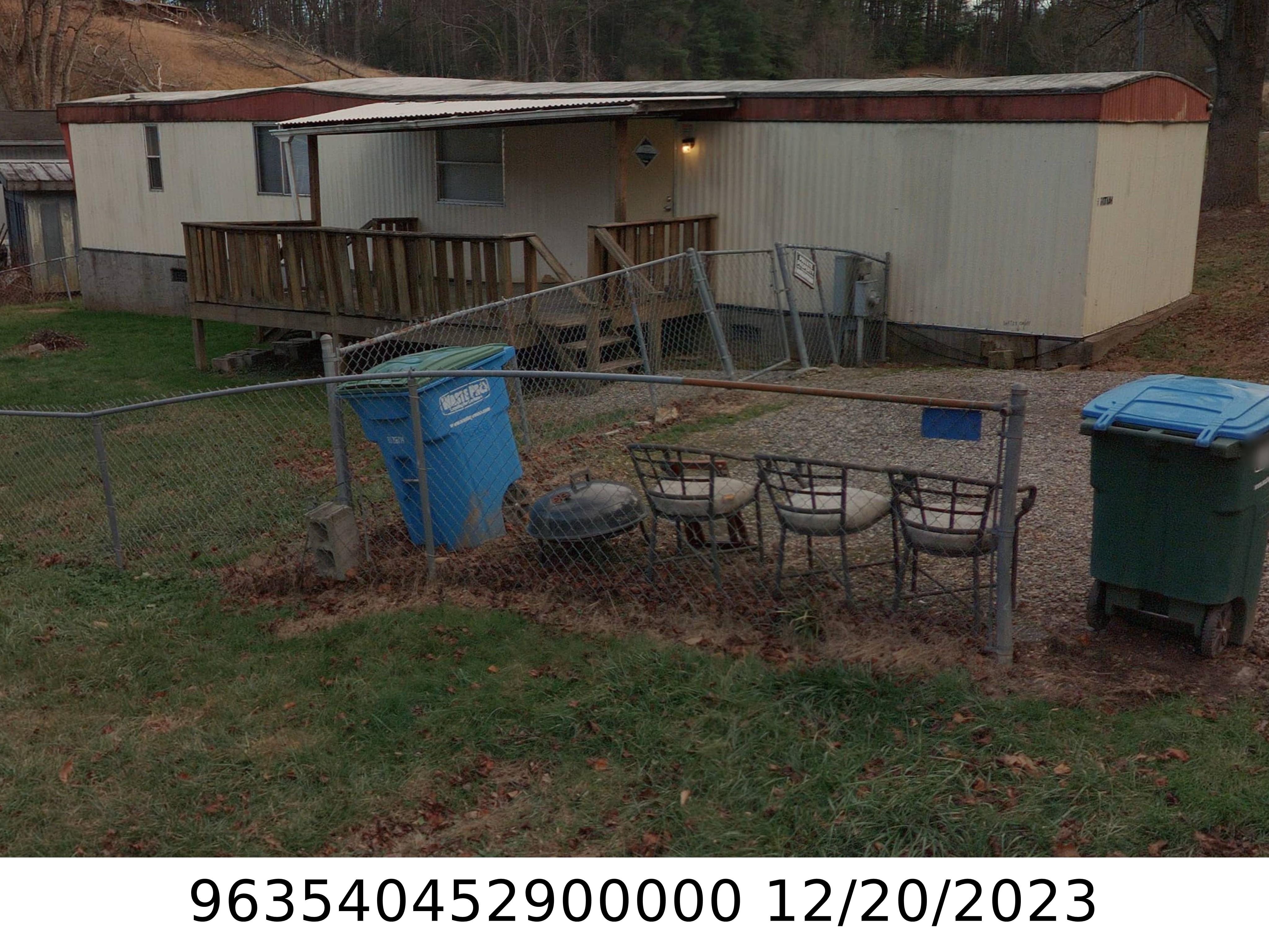 A picture of the property located at 5 GOTHAM DR, ARDEN NC 28704.
