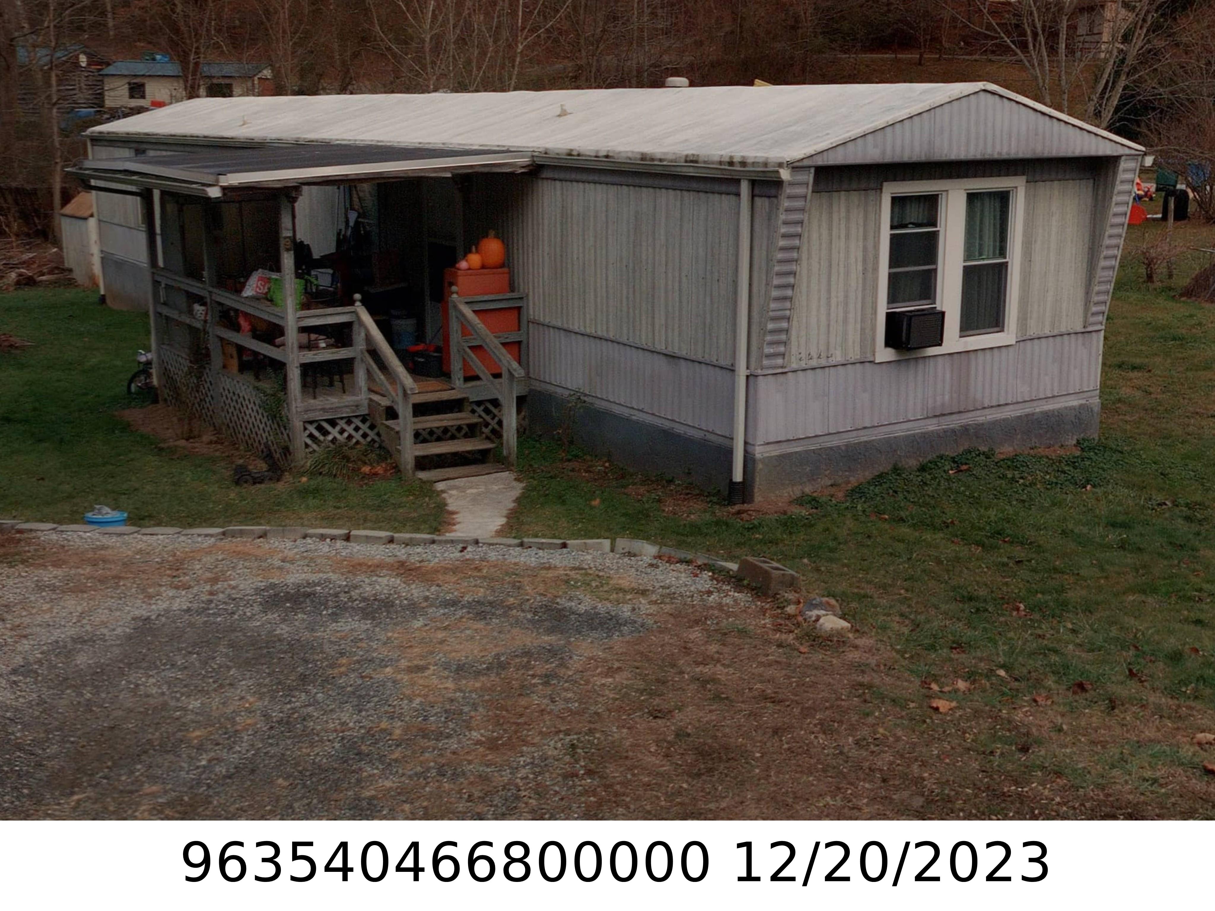 A picture of the property located at 9 GOTHAM DR, ARDEN NC 28704.
