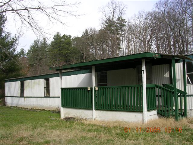 A picture of the property located at 11 GOTHAM DR, ARDEN NC 28704.