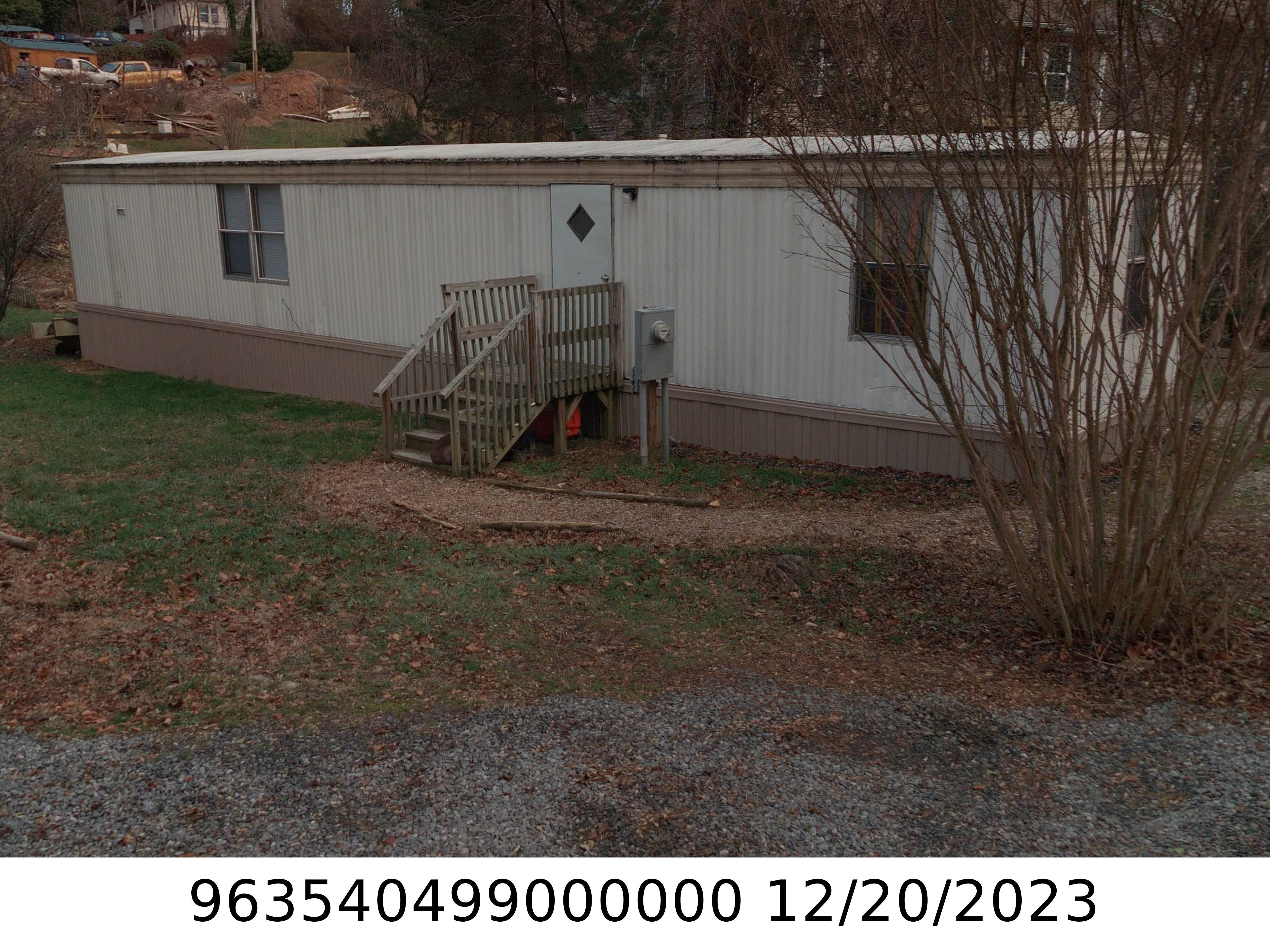A picture of the property located at 17 GOTHAM DR, ARDEN NC 28704.