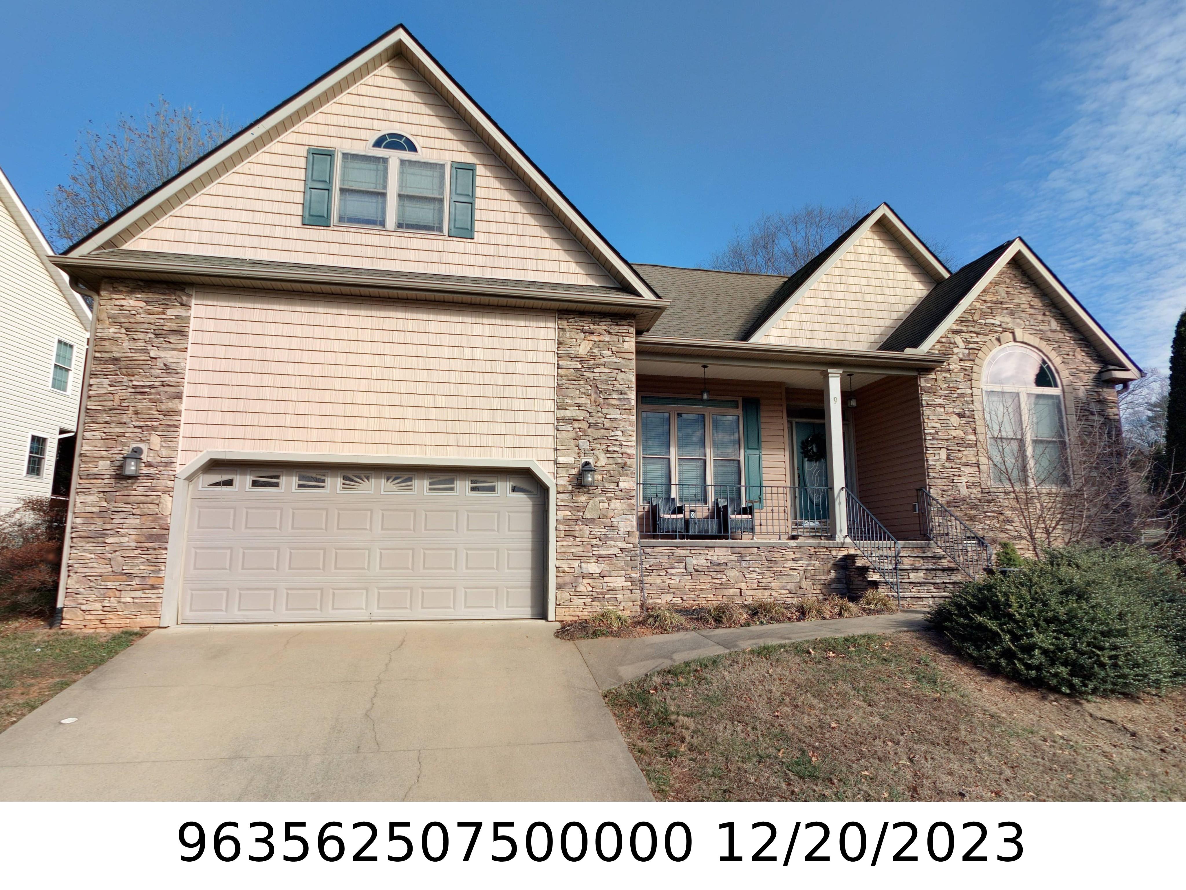 A picture of the property located at 9 DRIFTSTONE CIR, ARDEN NC 28704.