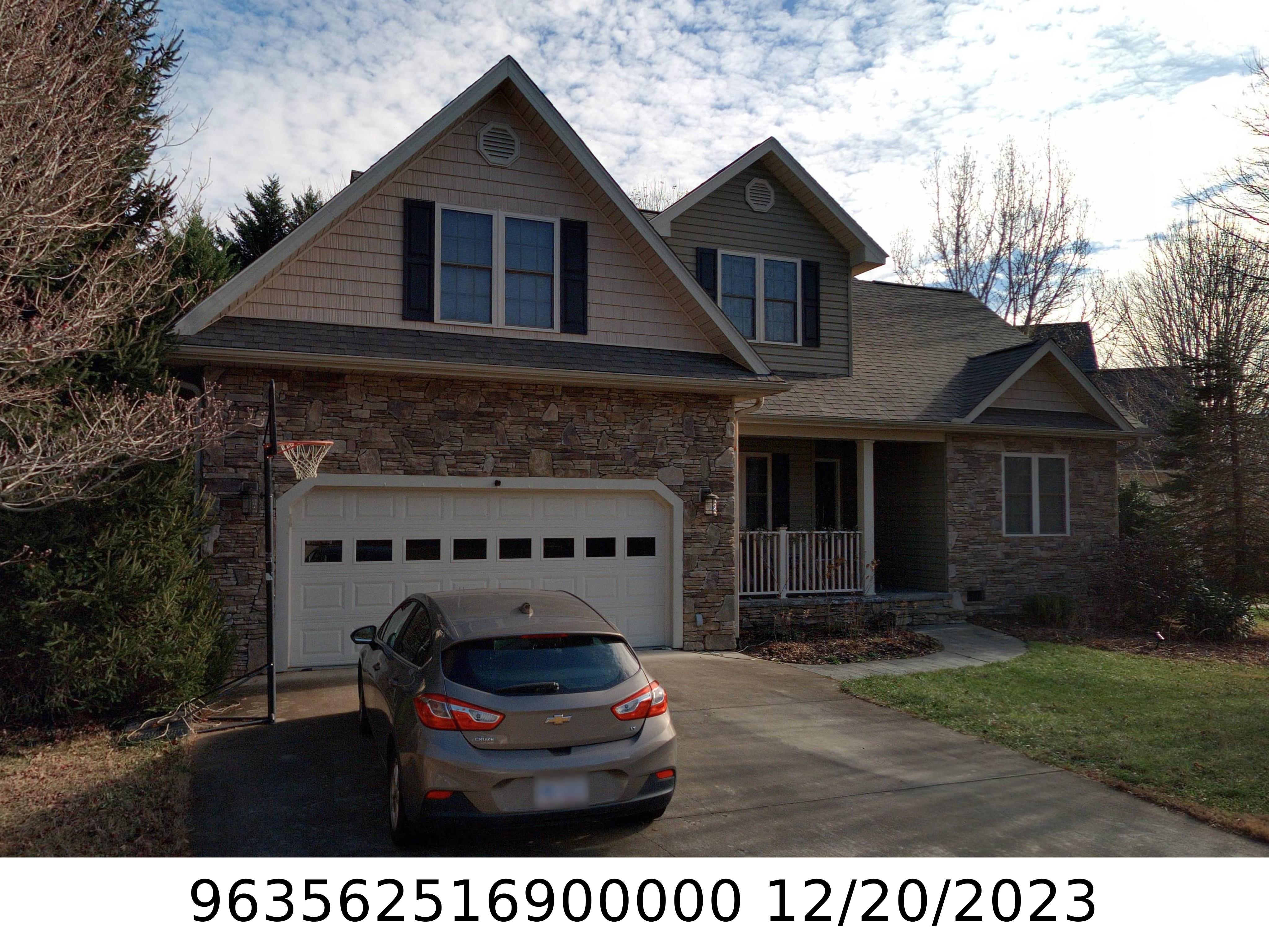 A picture of the property located at 19 DRIFTSTONE CIR, ARDEN NC 28704.