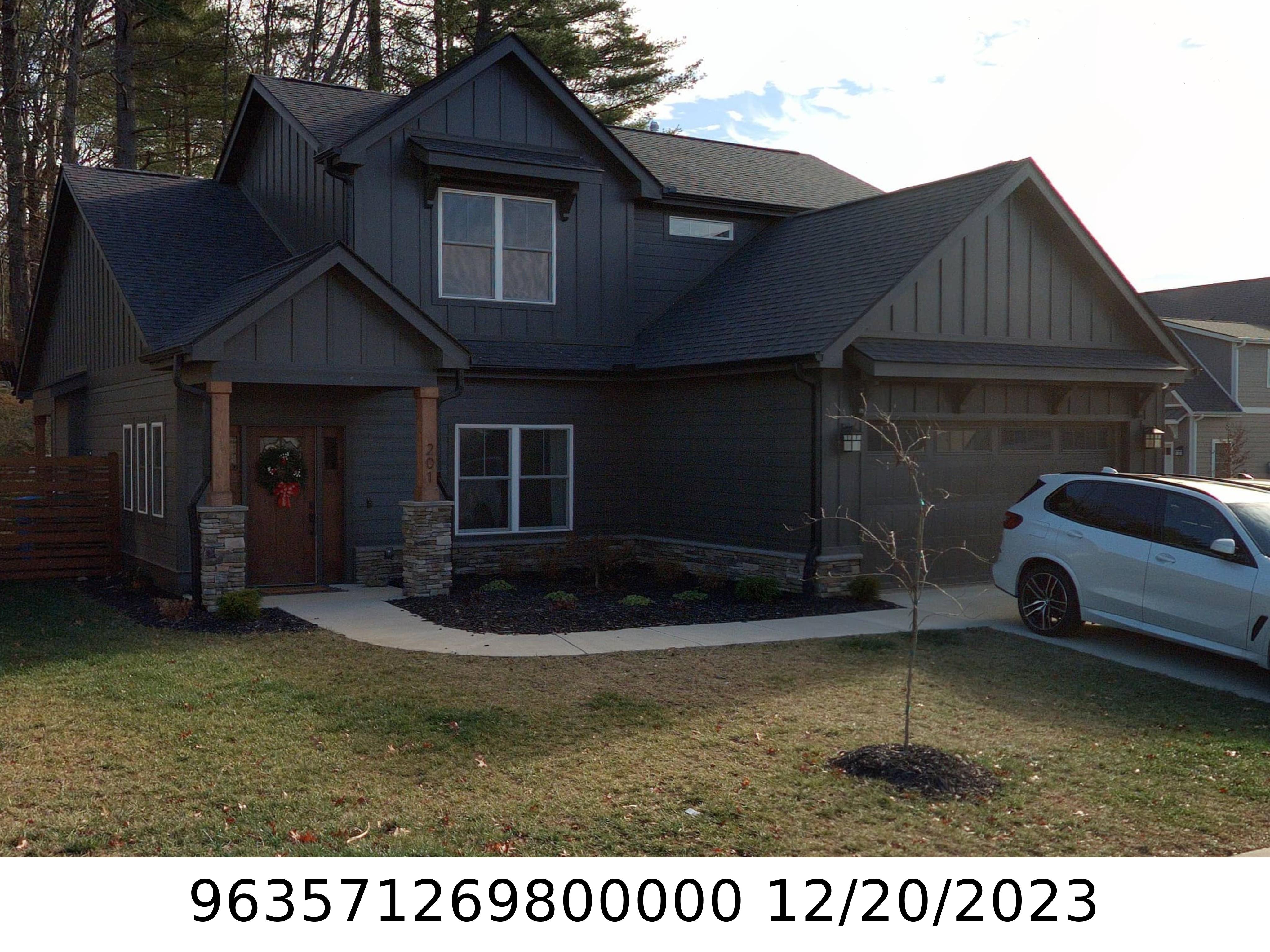 A picture of the property located at 201 WEYBRIDGE DR, ARDEN NC 28704.