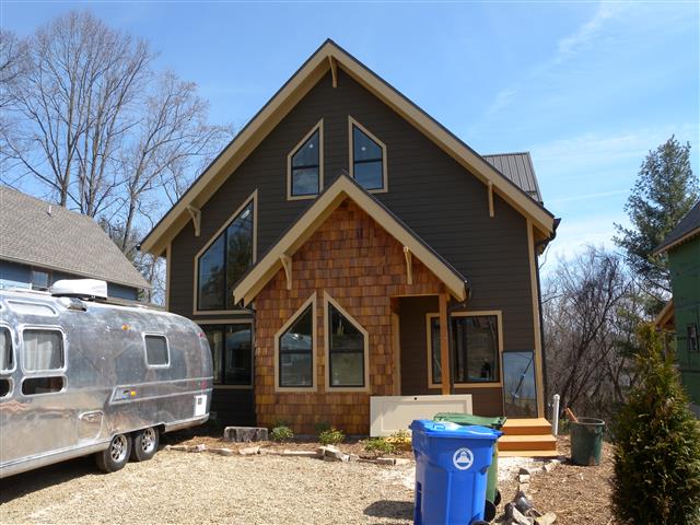 A picture of the property located at 46 SULPHUR SPRINGS RD, ASHEVILLE NC 28806.