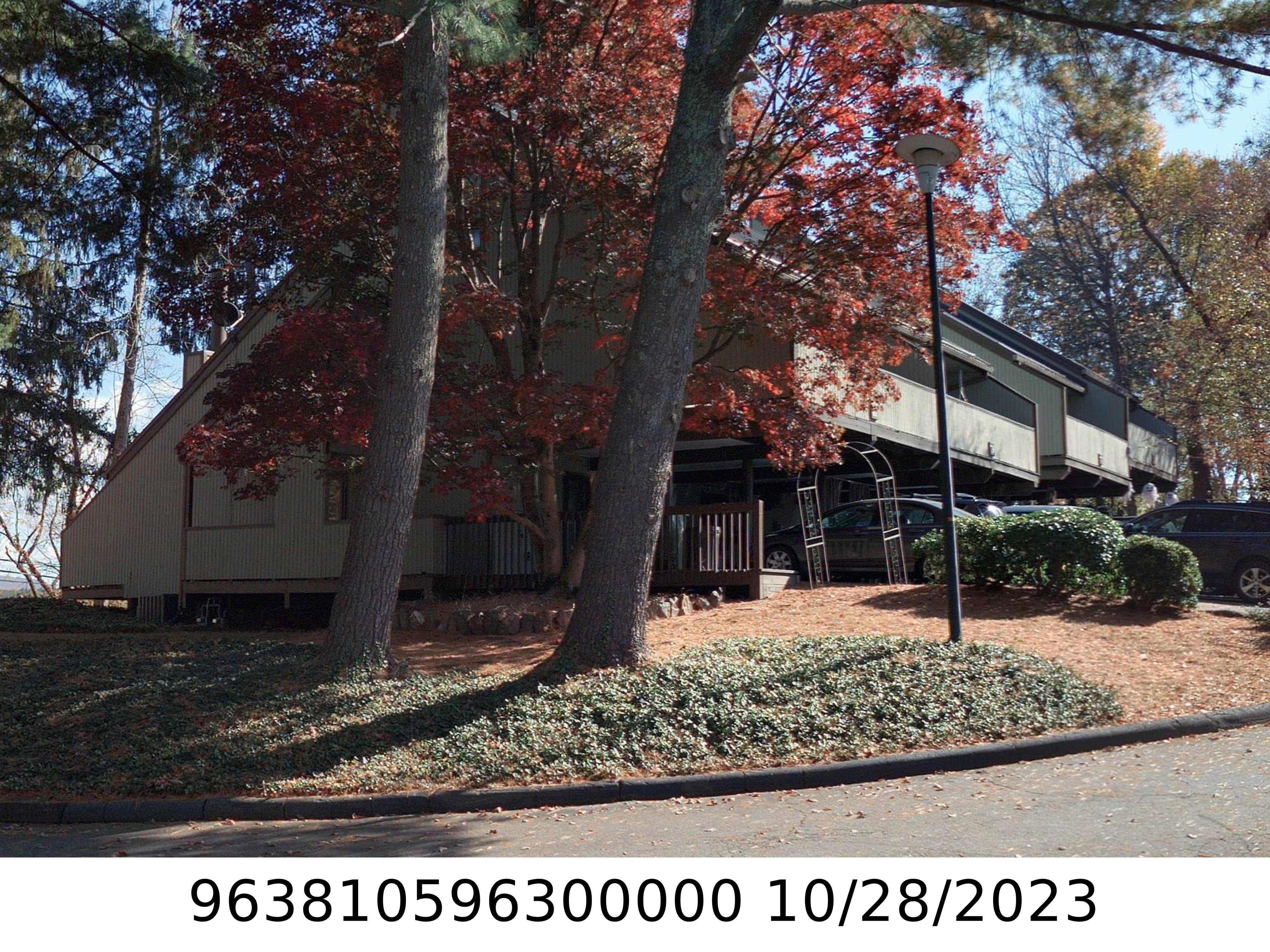 A picture of the property located at 81 MAPLE RIDGE LN, ASHEVILLE NC 28806.