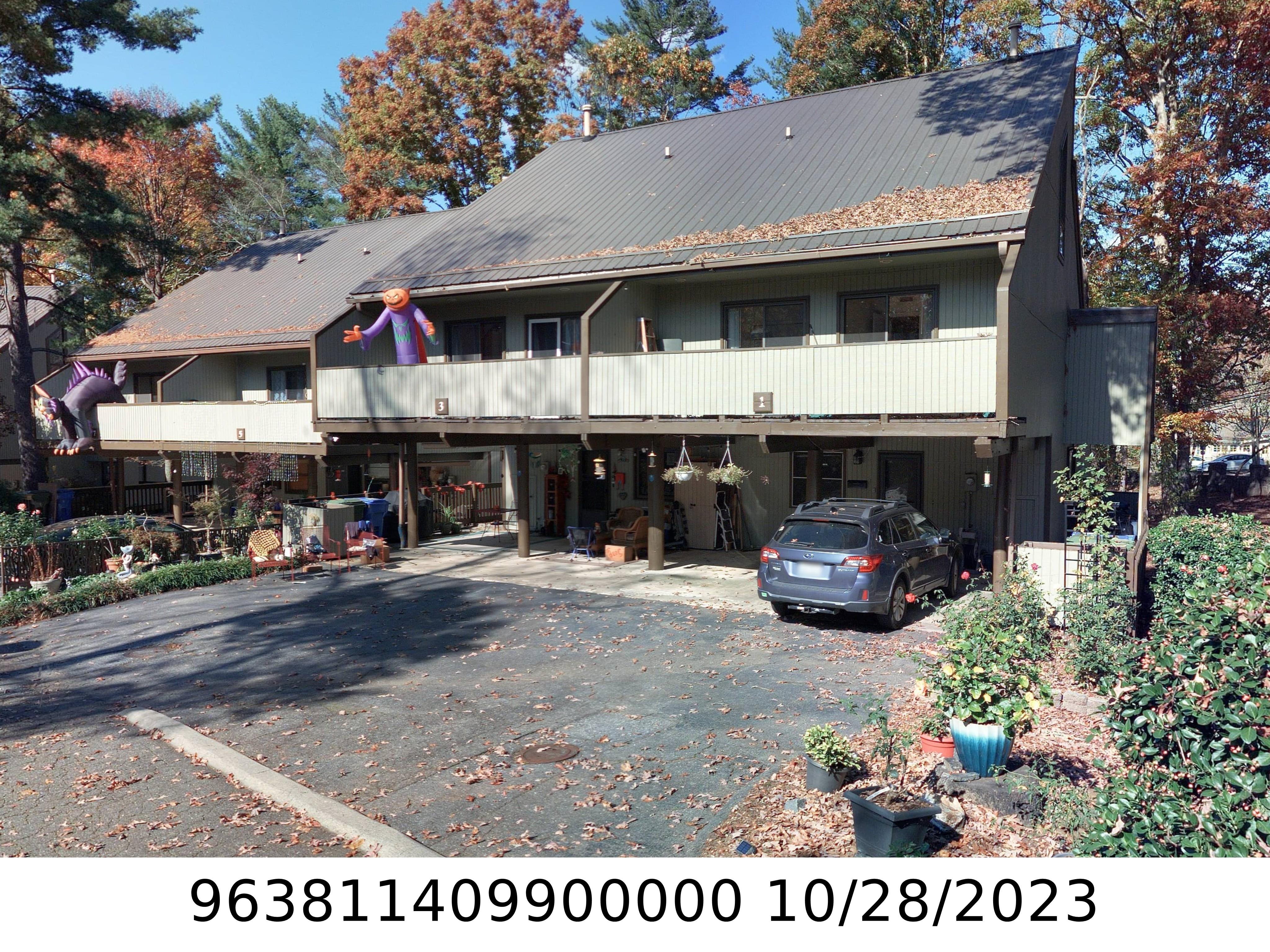 A picture of the property located at 3 MAPLE RIDGE LN, ASHEVILLE NC 28806.