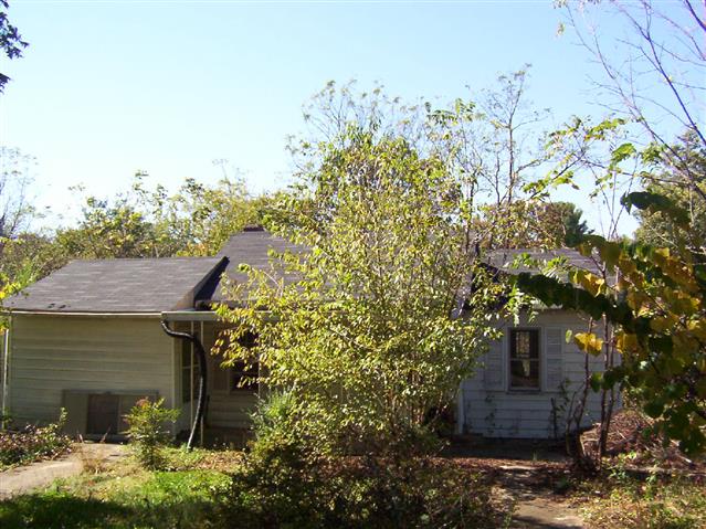 A picture of the property located at 135 VIRGINIA AVE # 1/2, ASHEVILLE NC 28806.