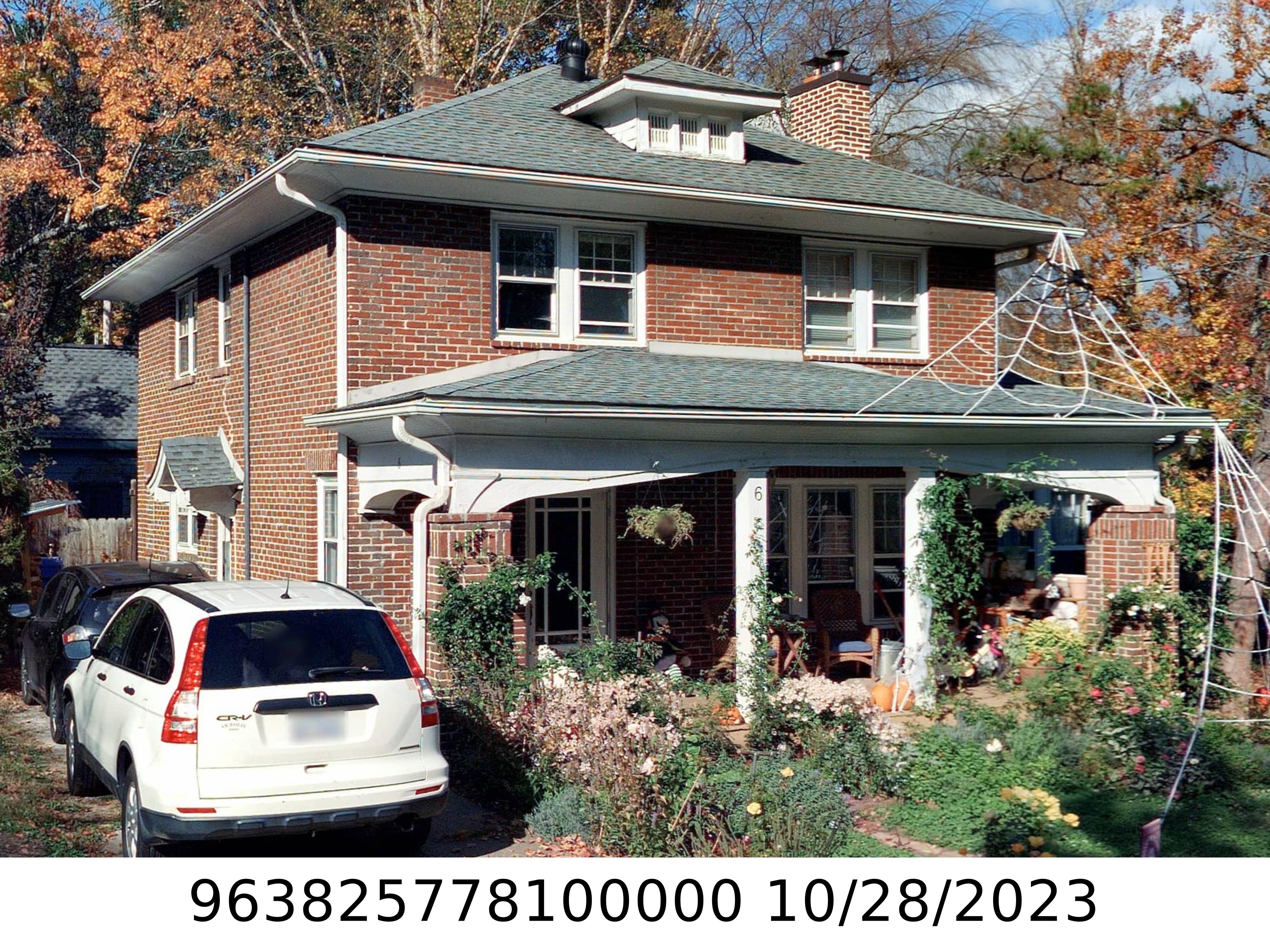 A picture of the property located at 6 BRUCEMONT CIR, ASHEVILLE NC 28806.