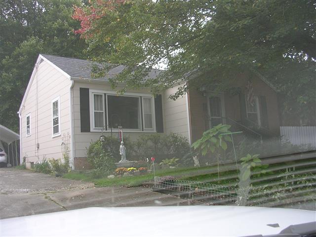 A picture of the property located at 146 BRUCEMONT CIR, ASHEVILLE NC 28806.