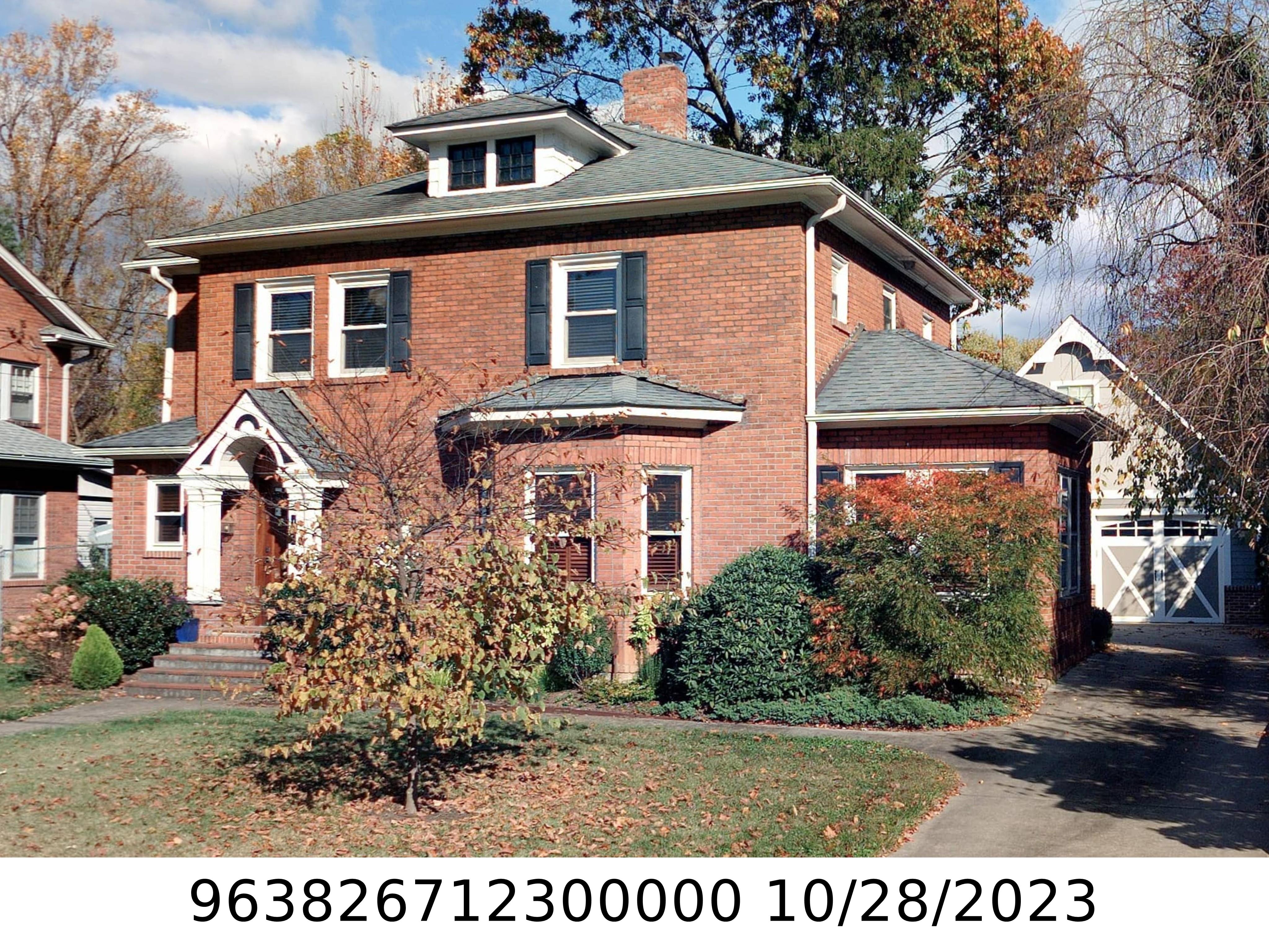 A picture of the property located at 174 BRUCEMONT CIR, ASHEVILLE NC 28806.