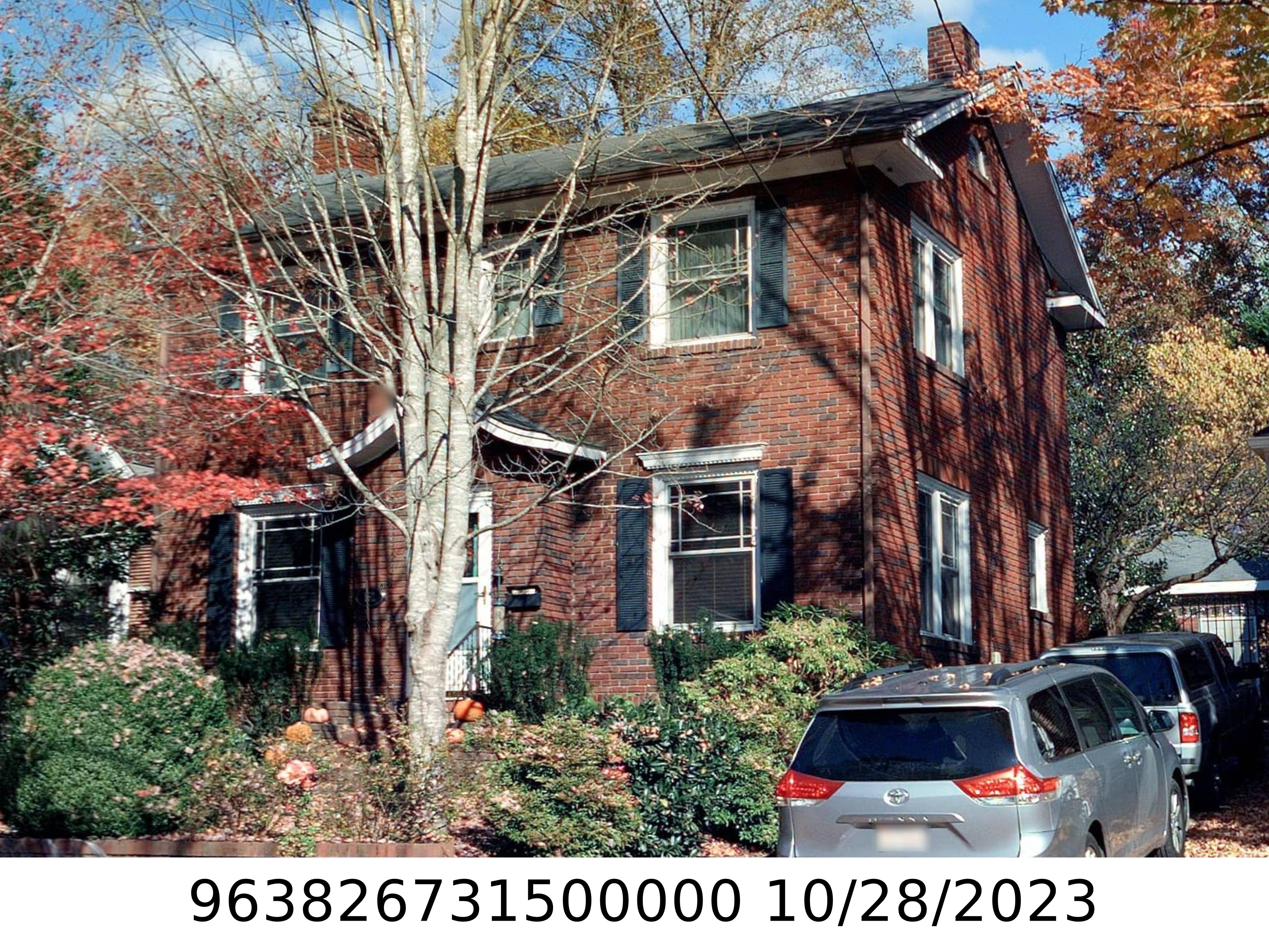 A picture of the property located at 152 BRUCEMONT CIR, ASHEVILLE NC 28806.