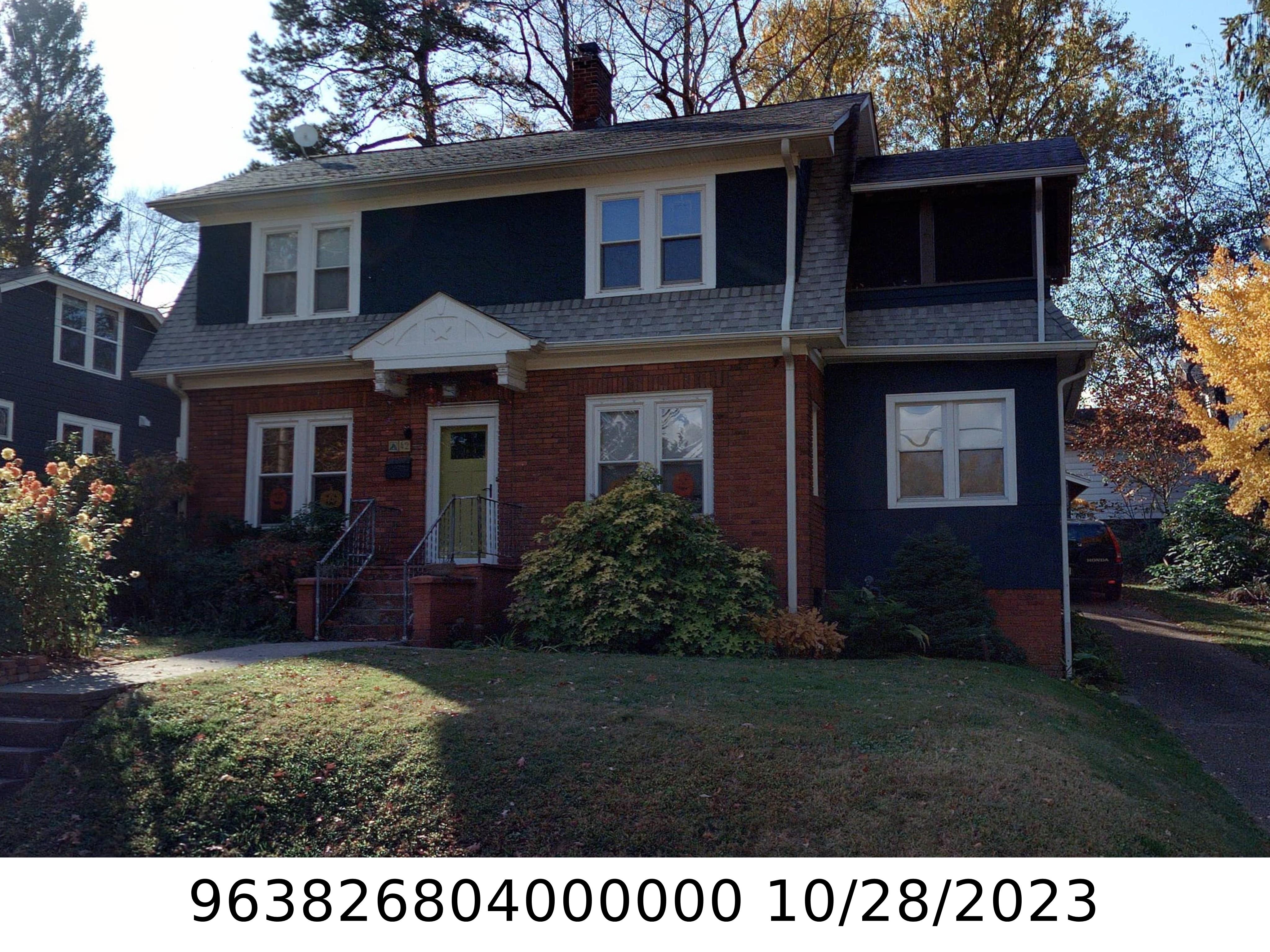 A picture of the property located at 42 BRUCEMONT CIR, ASHEVILLE NC 28806.