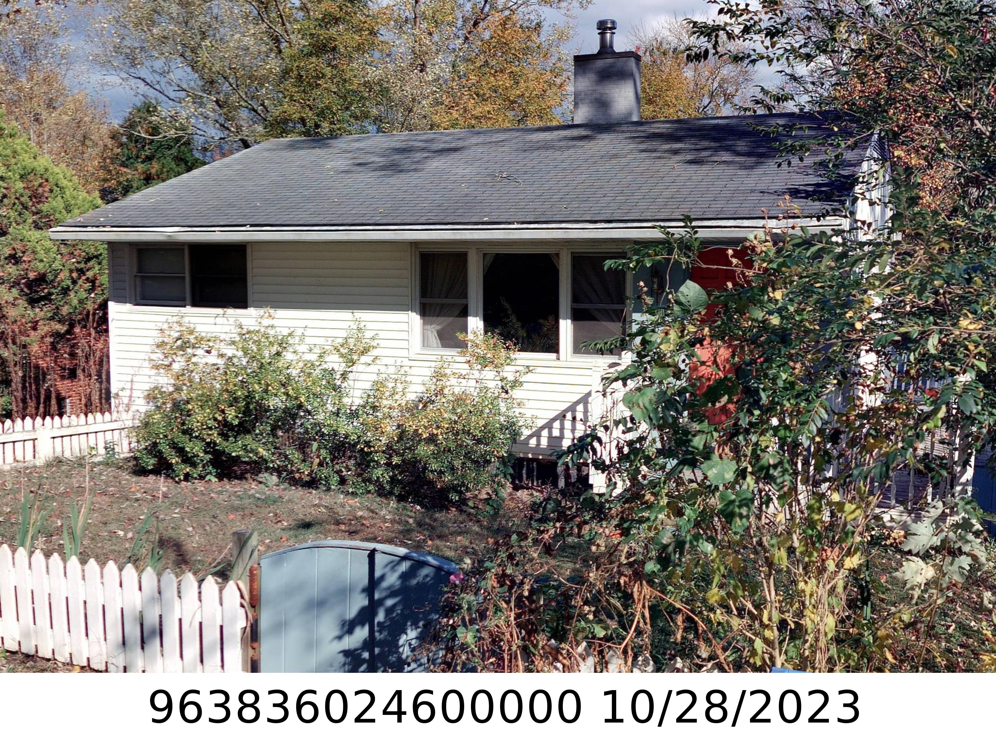 A picture of the property located at 63 BRUCEMONT CIR, ASHEVILLE NC 28806.