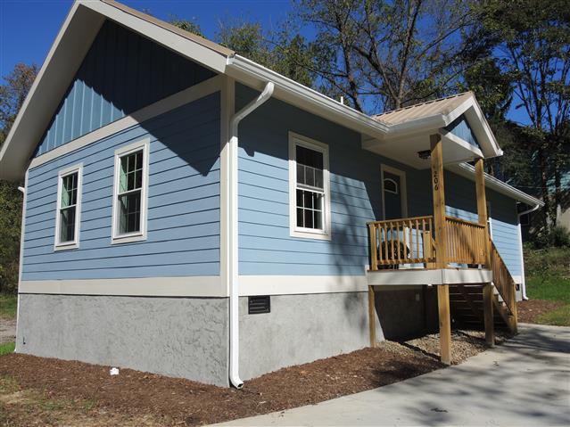 A picture of the property located at 206 STATE ST ASHEVILLE NC.