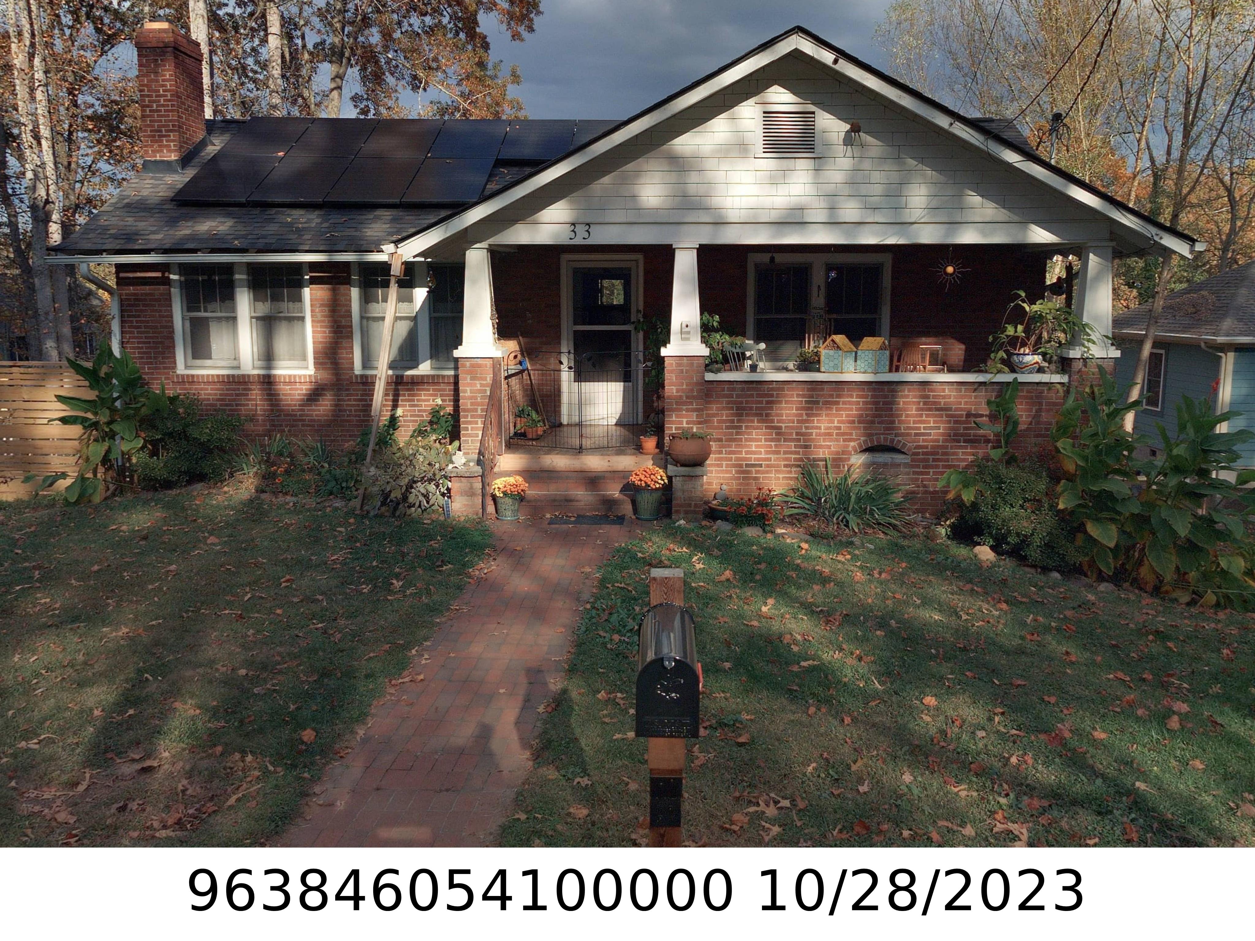 A picture of the property located at 33 MARDELL CIR, ASHEVILLE NC 28806.