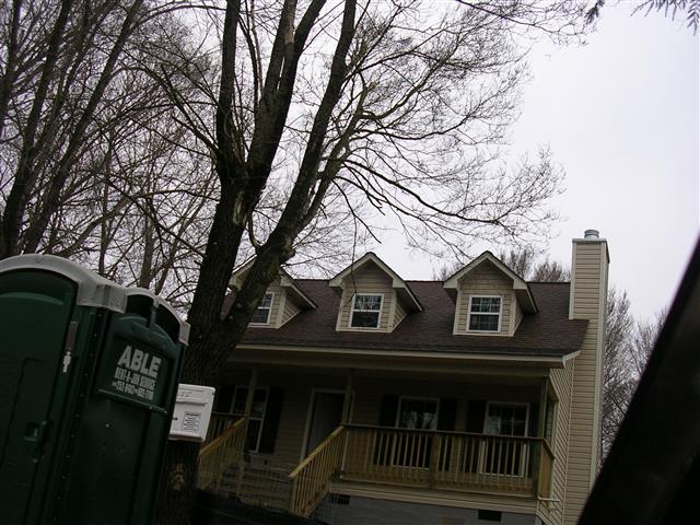 A picture of the property located at 16 TOWNVIEW DR, ASHEVILLE NC 28806.