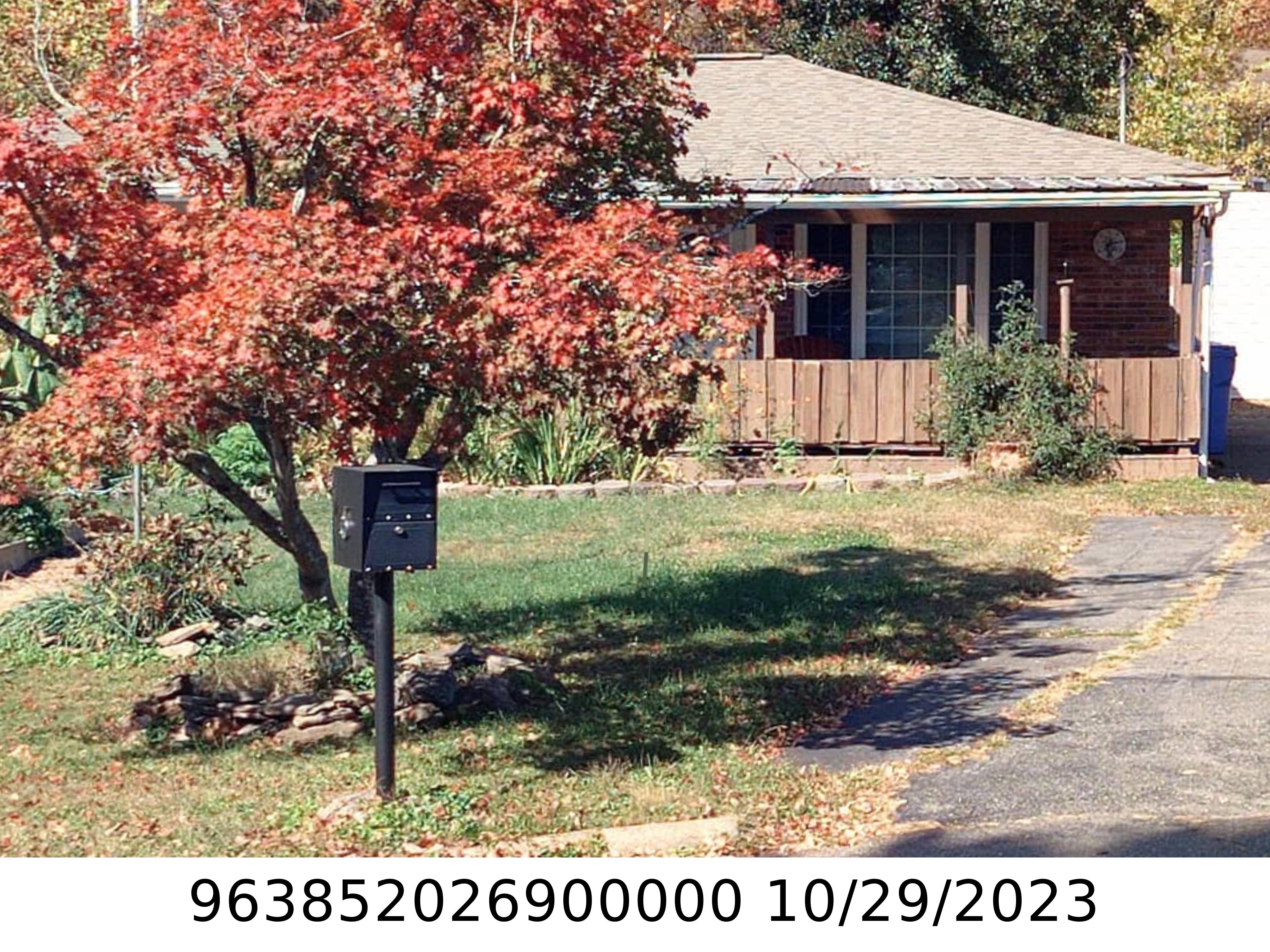 A picture of the property located at 6 EVA CIR, ASHEVILLE NC 28806.