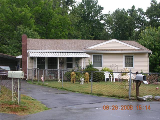 A picture of the property located at 11 EVA CIR, ASHEVILLE NC 28806.