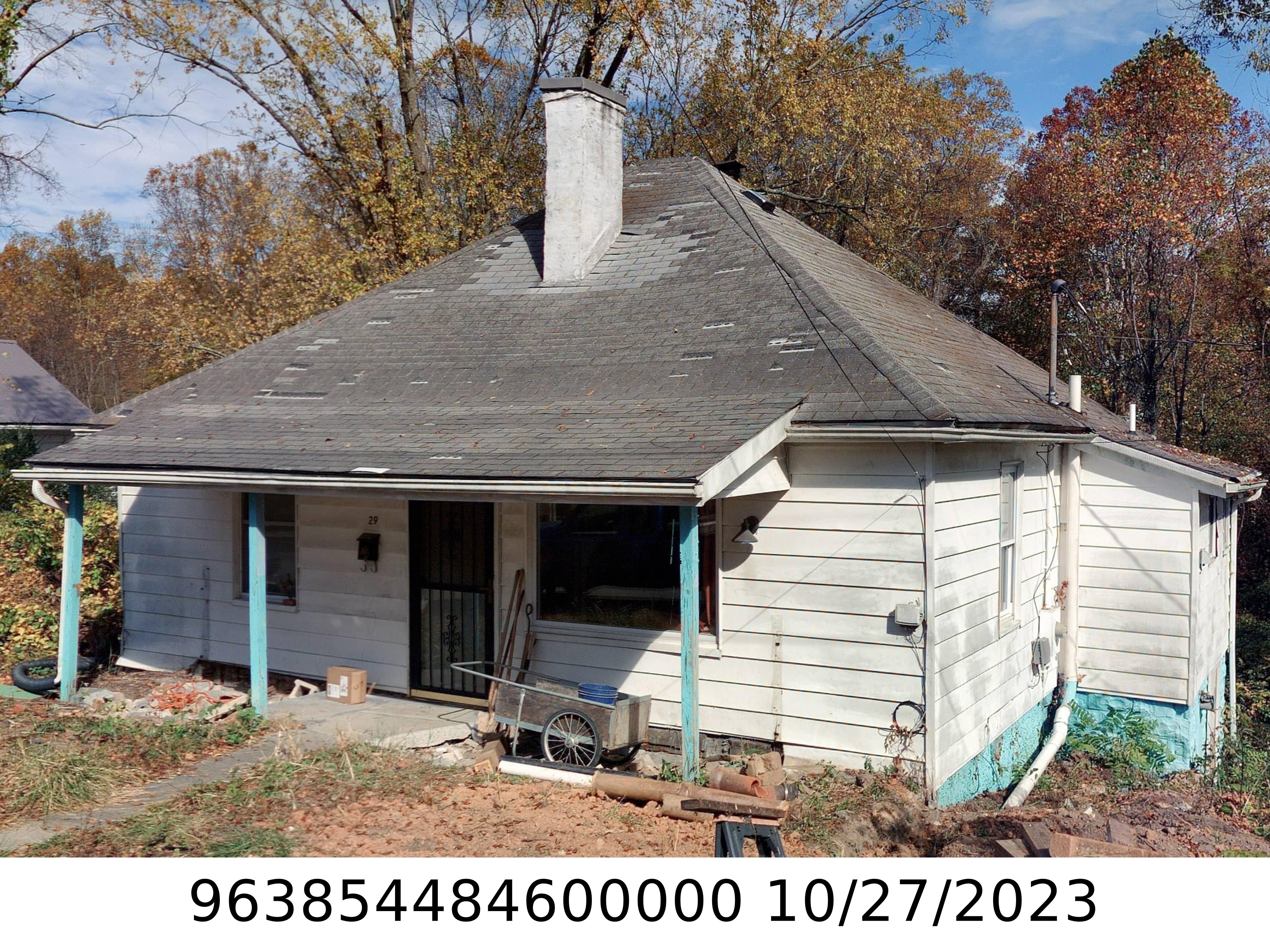A picture of the property located at 29 ARGYLE LN, ASHEVILLE NC 28806.