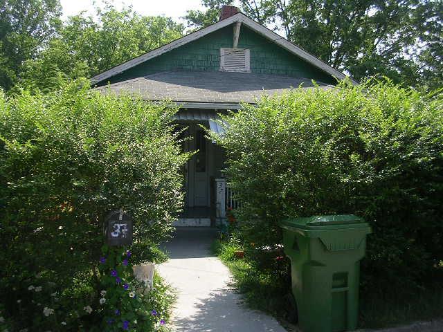 A picture of the property located at 37 ARGYLE LN, ASHEVILLE NC 28806.