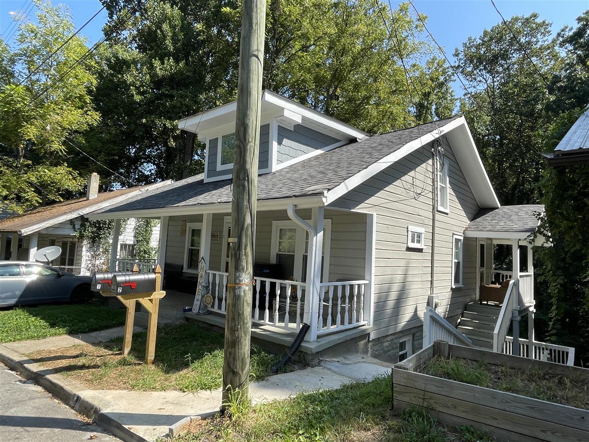 A picture of the property located at 77 ARGYLE LN, ASHEVILLE NC 28806.