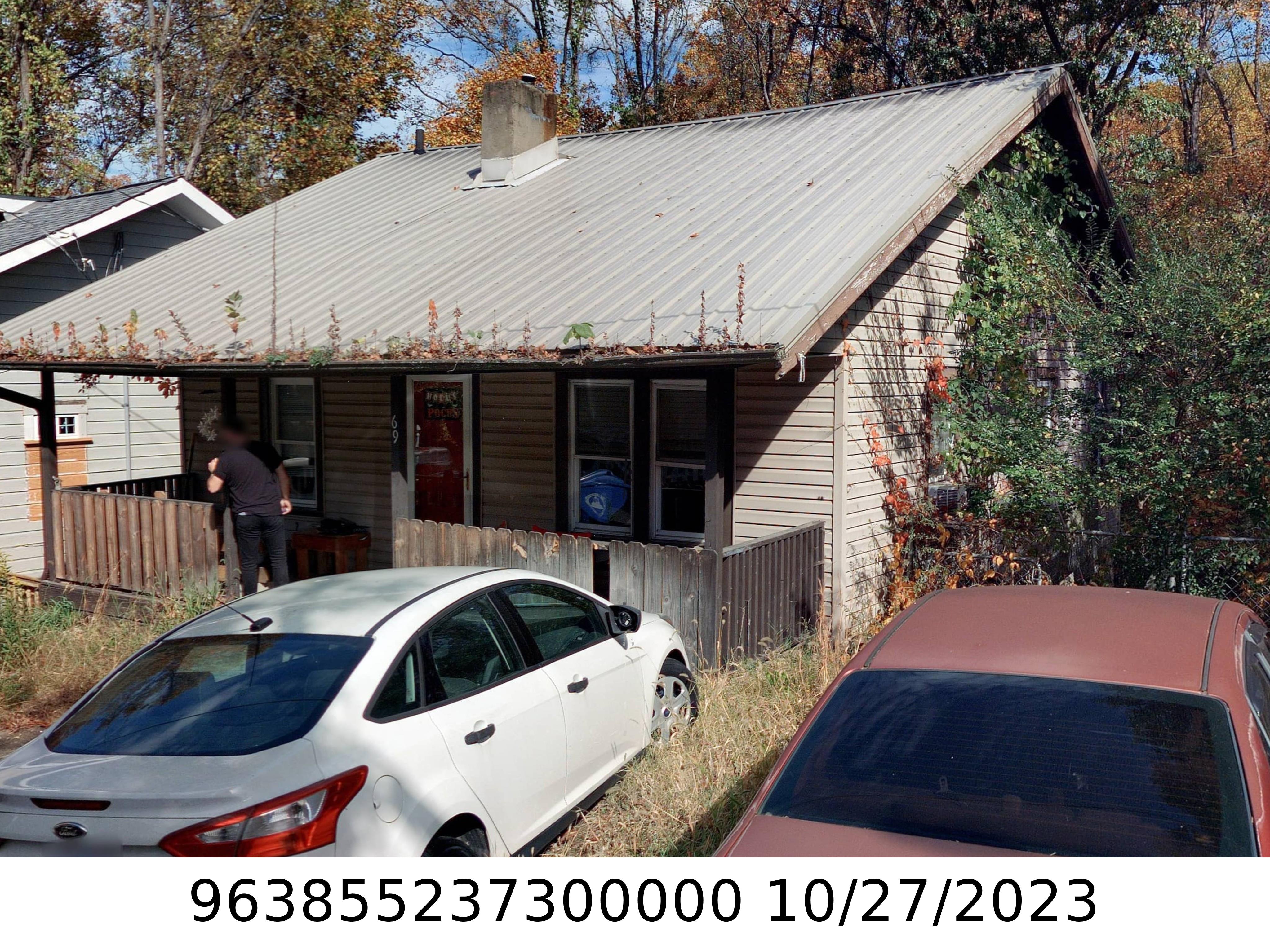 A picture of the property located at 69 ARGYLE LN, ASHEVILLE NC 28806.