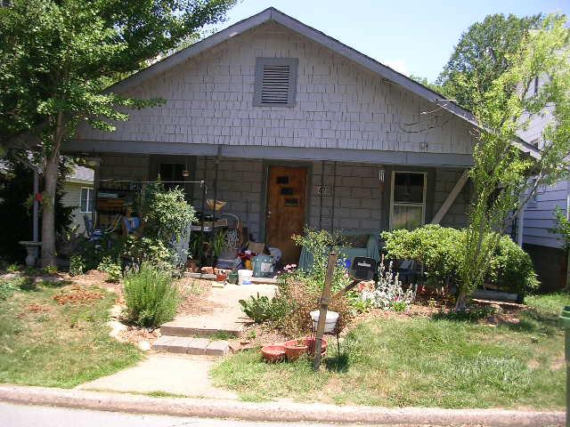 A picture of the property located at 47 ARGYLE LN, ASHEVILLE NC 28806.