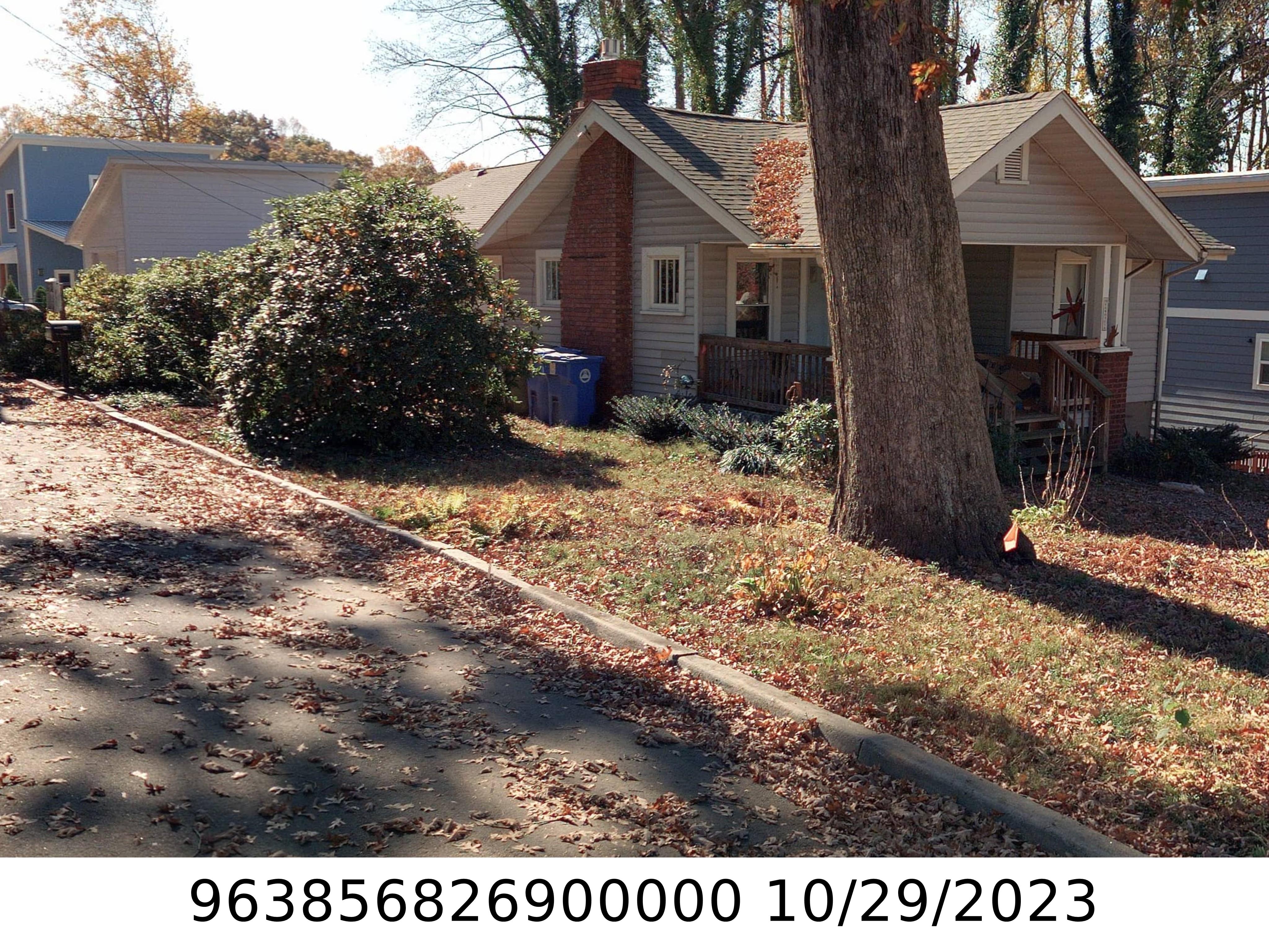 A picture of the property located at 34 VANDALIA AVE, ASHEVILLE NC 28806.