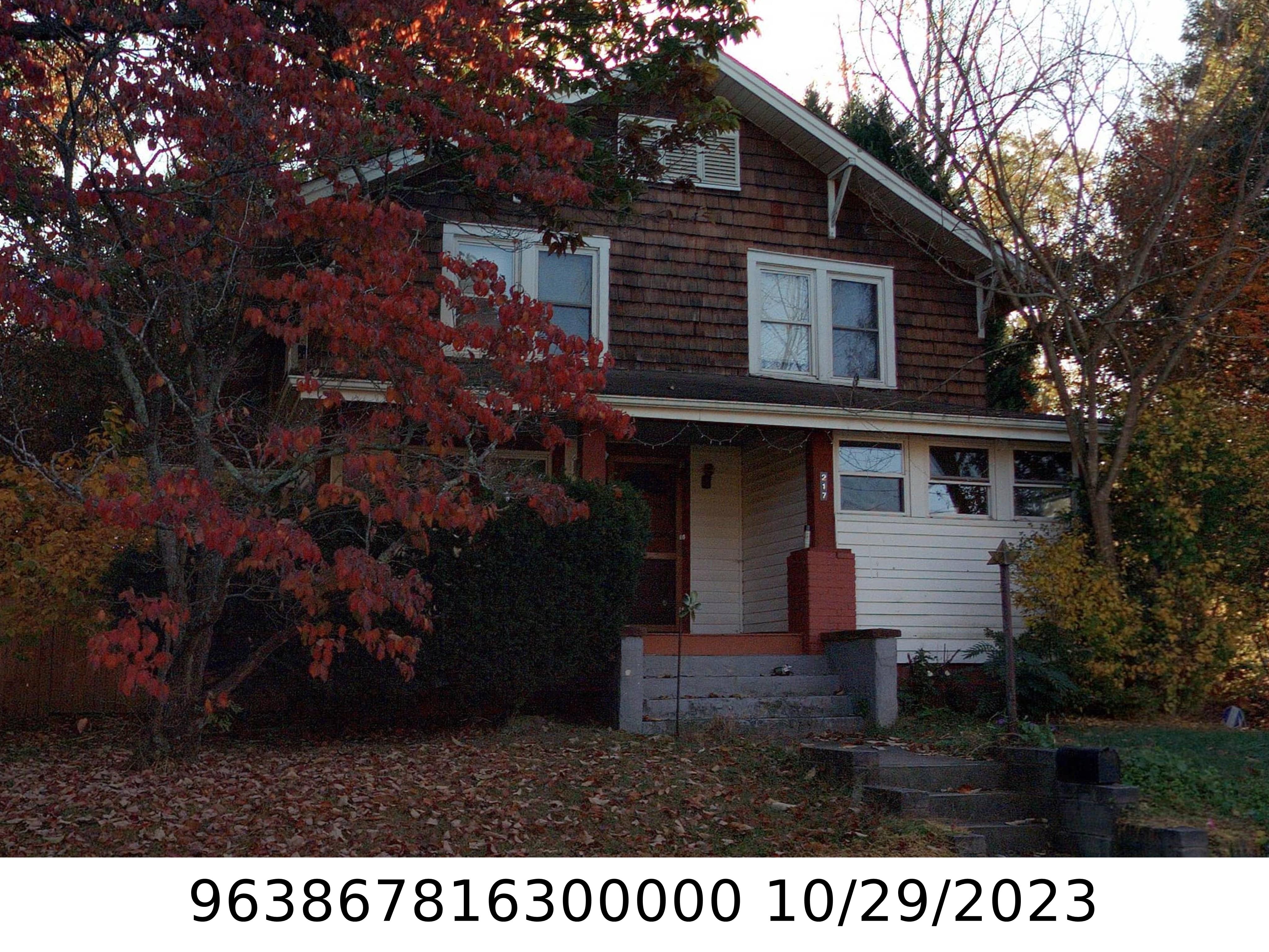 A picture of the property located at 217 WESTWOOD PL, ASHEVILLE NC 28806.