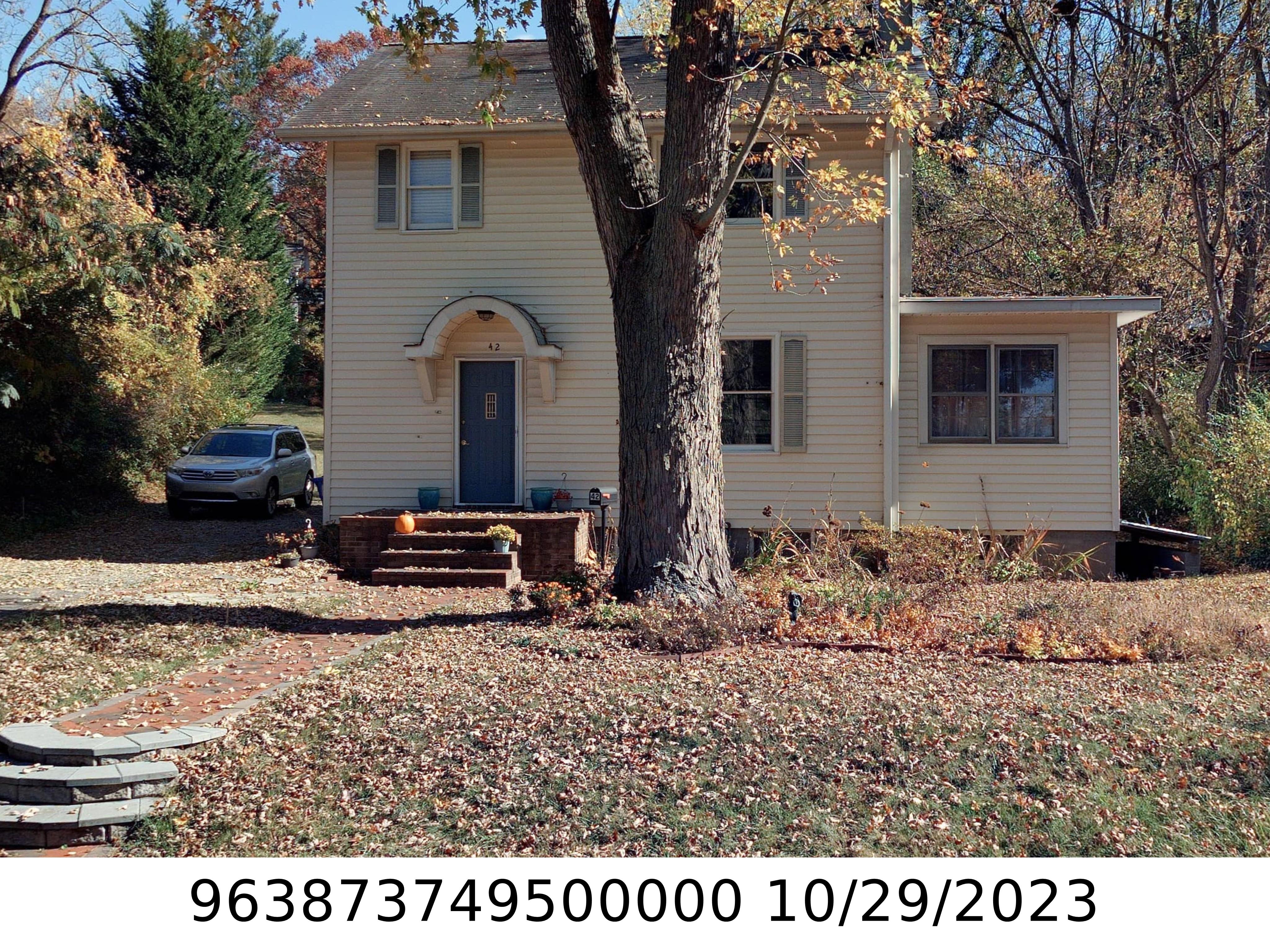 A picture of the property located at 42 GARDEN CIR, ASHEVILLE NC 28806.