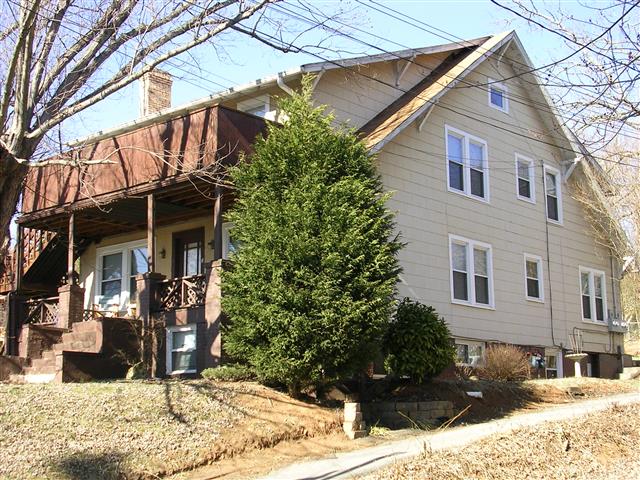 A picture of the property located at 36 GARDEN CIR, ASHEVILLE NC 28806.