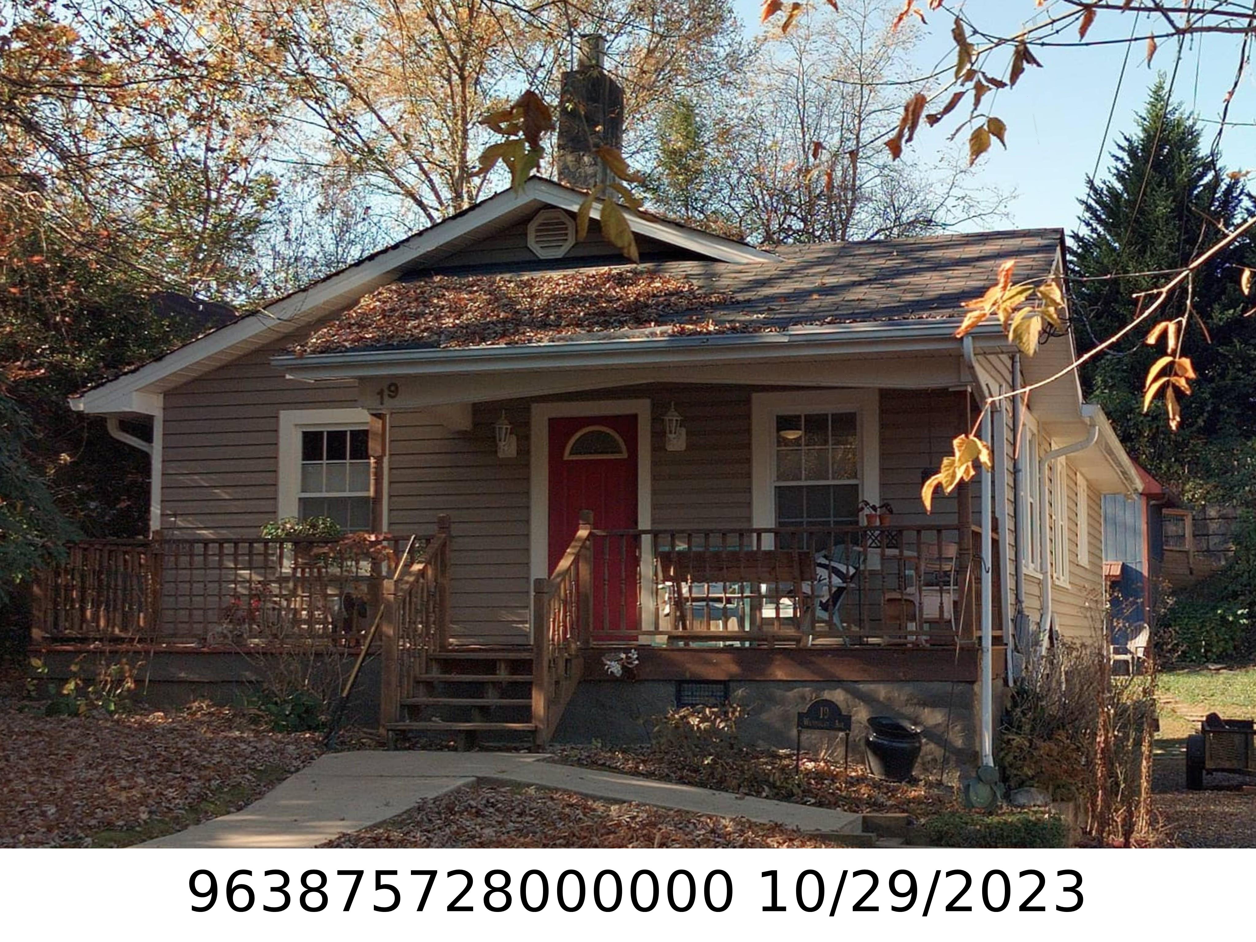 A picture of the property located at 19 WAMBOLDT AVE, ASHEVILLE NC 28806.