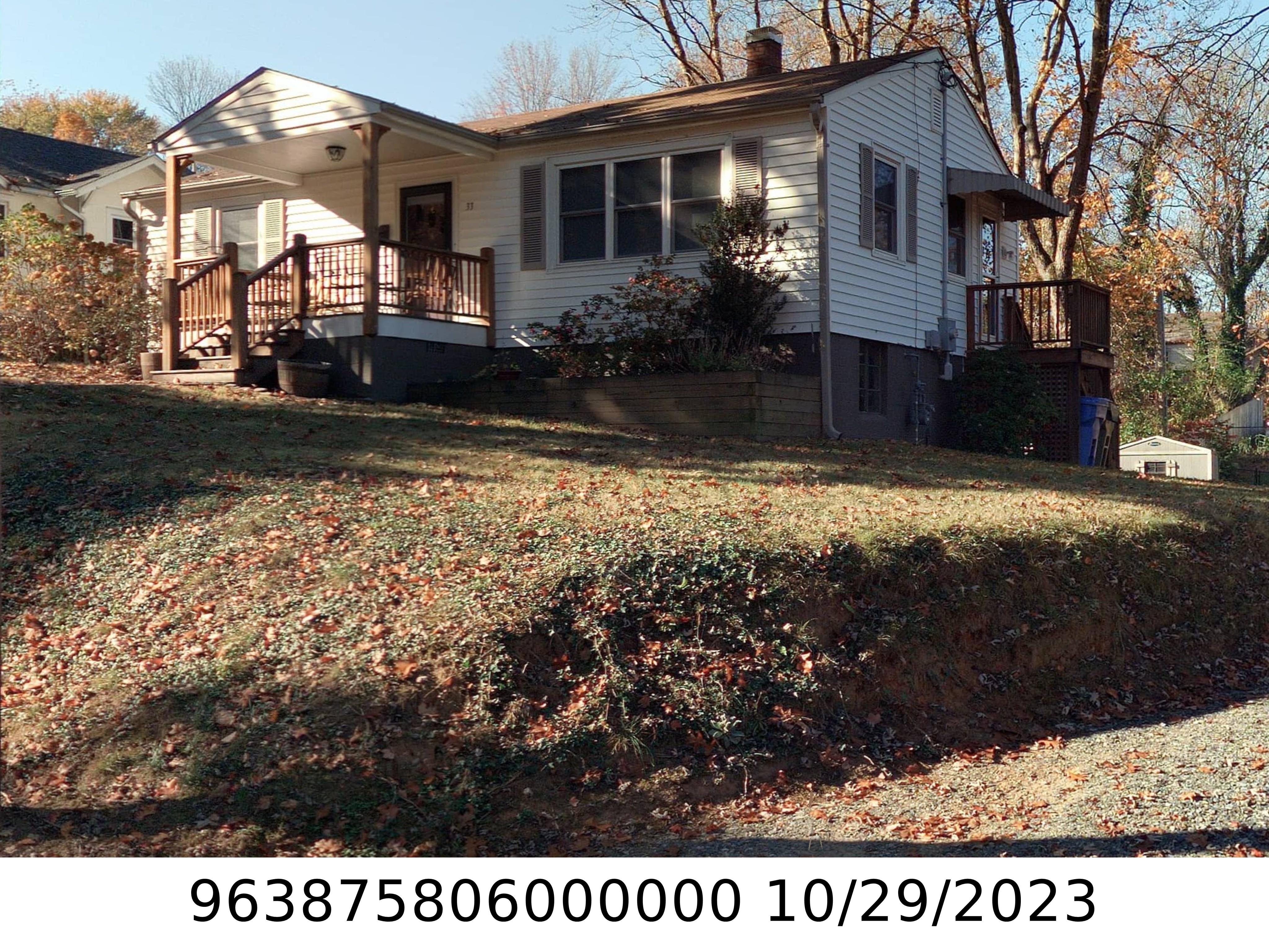 A picture of the property located at 33 WAMBOLDT AVE, ASHEVILLE NC 28806.