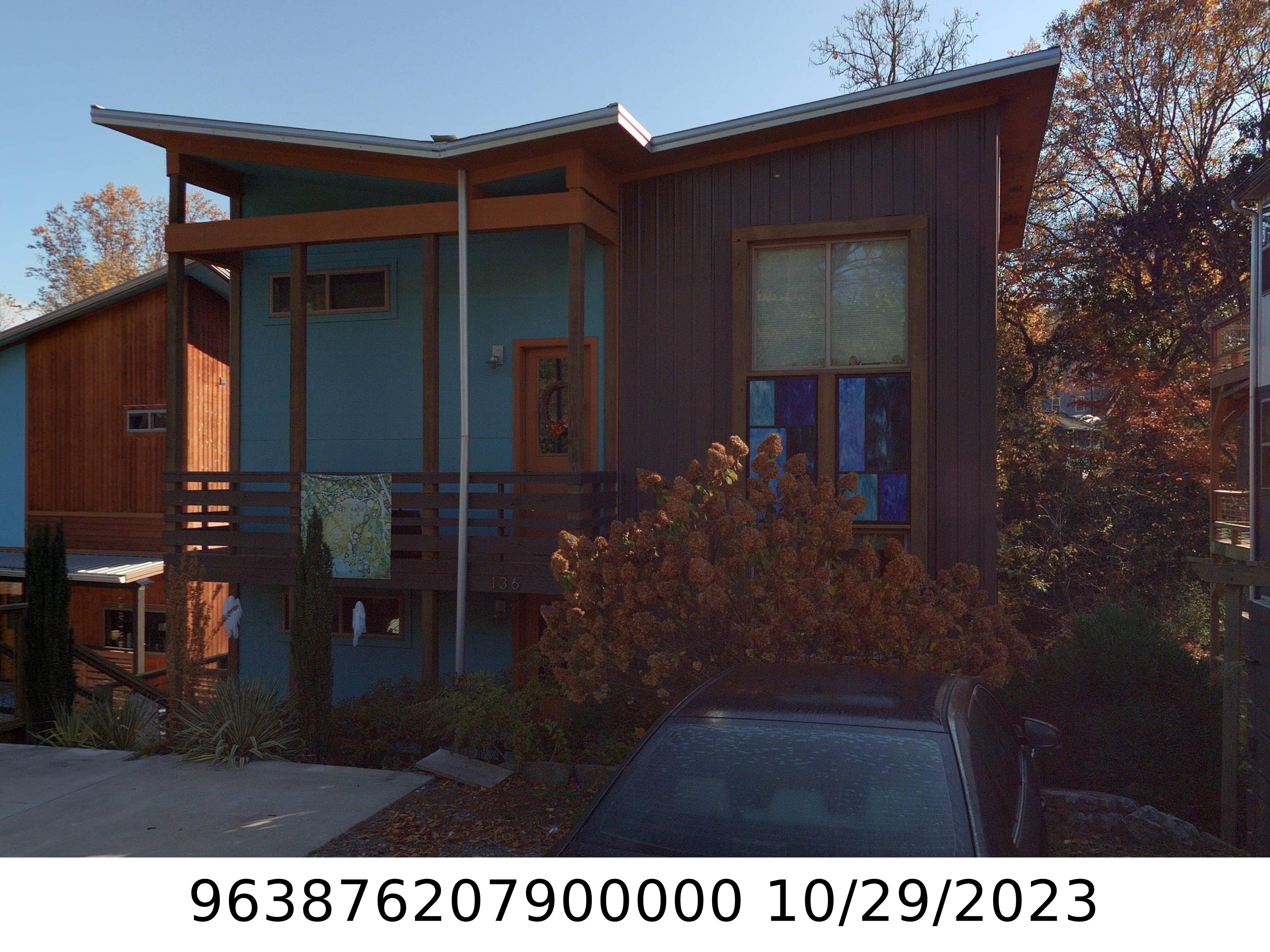 A picture of the property located at 136 WAYNESVILLE AVE, ASHEVILLE NC 28806.