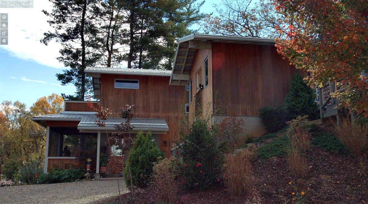A picture of the property located at 15 OSPREY TRL, ASHEVILLE NC 28806.
