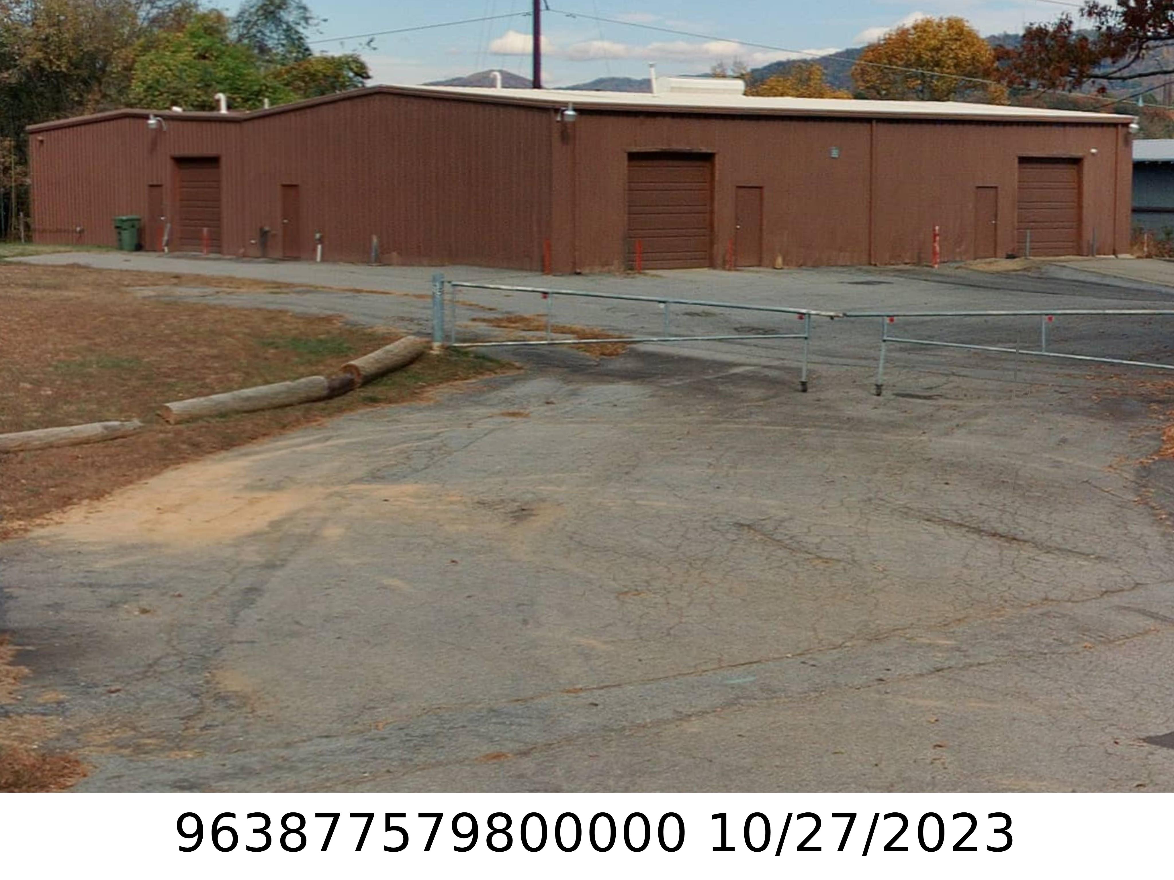 A picture of the property located at 15 RICHLAND ST, ASHEVILLE NC 28806.