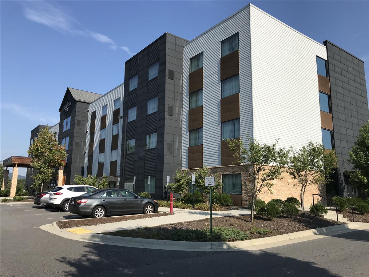 A picture of the property located at 22 WESTGATE PKWY, ASHEVILLE NC 28806.