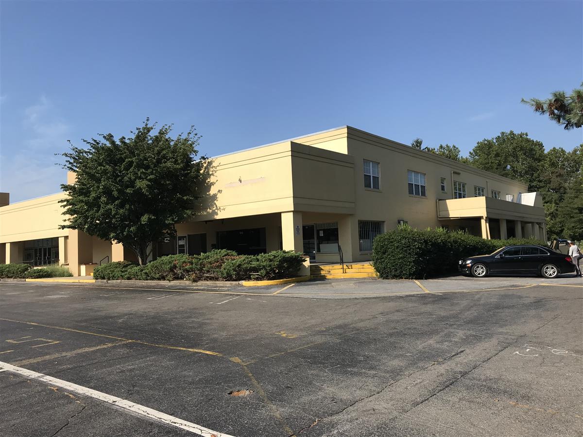 A picture of the property located at 80 WESTGATE PKWY, ASHEVILLE NC 28806.