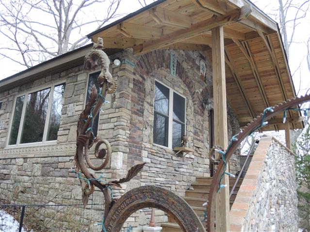 A picture of the property located at 67 WAMBOLDT AVE, ASHEVILLE NC 28806.