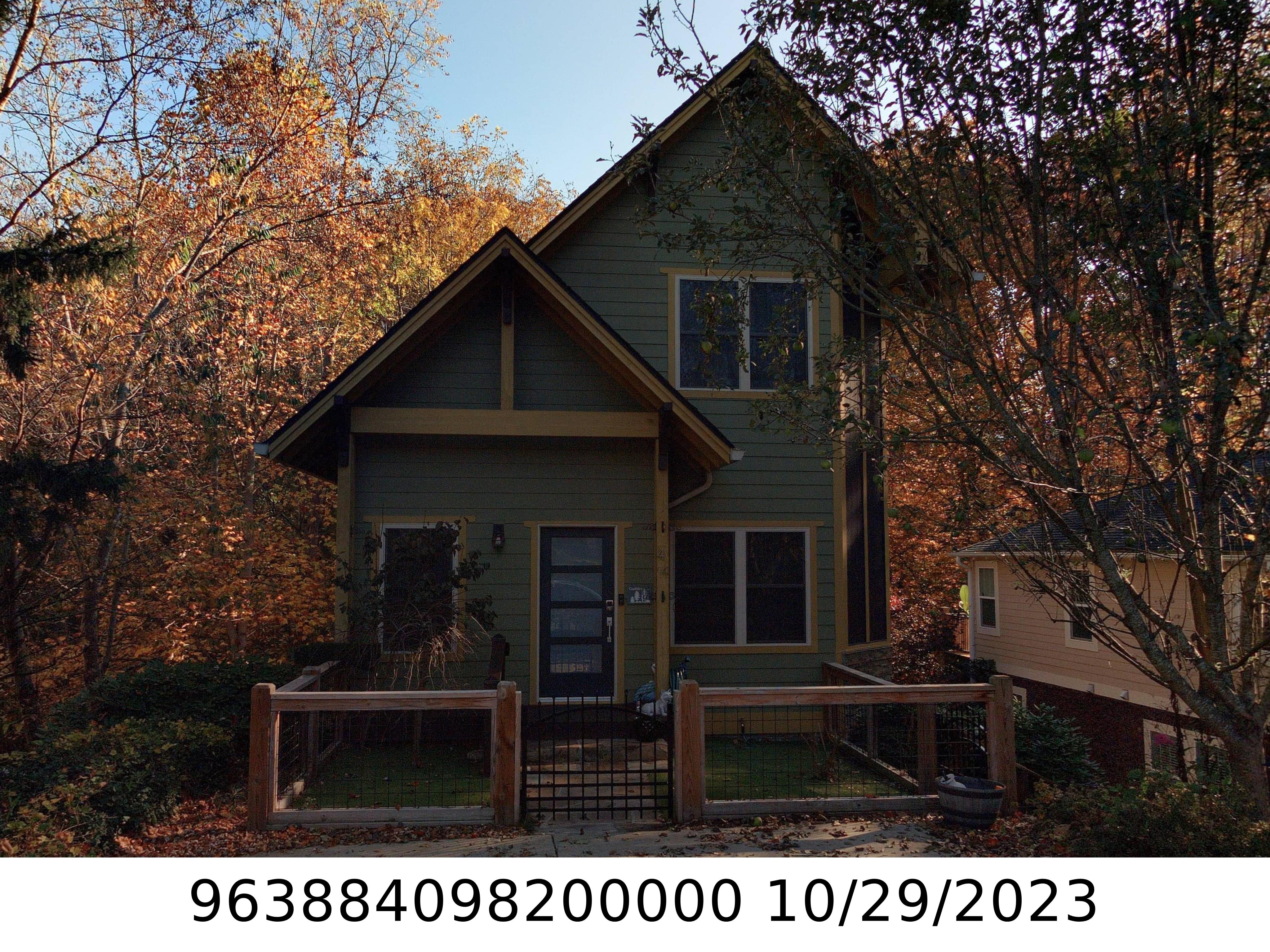 A picture of the property located at 44 WAMBOLDT AVE, ASHEVILLE NC 28806.