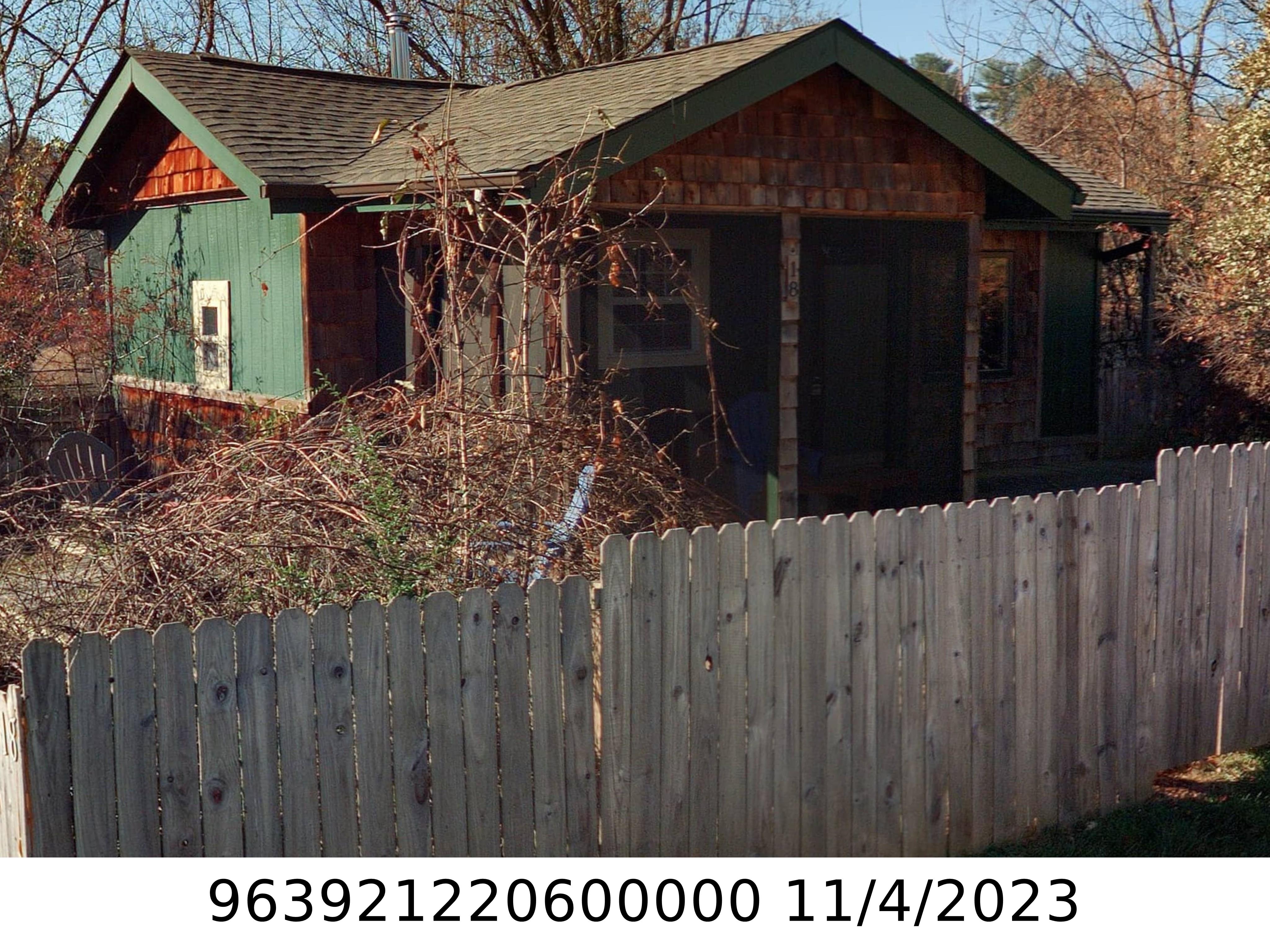 A picture of the property located at 18 HOPEDALE CIR, ASHEVILLE NC 28806.