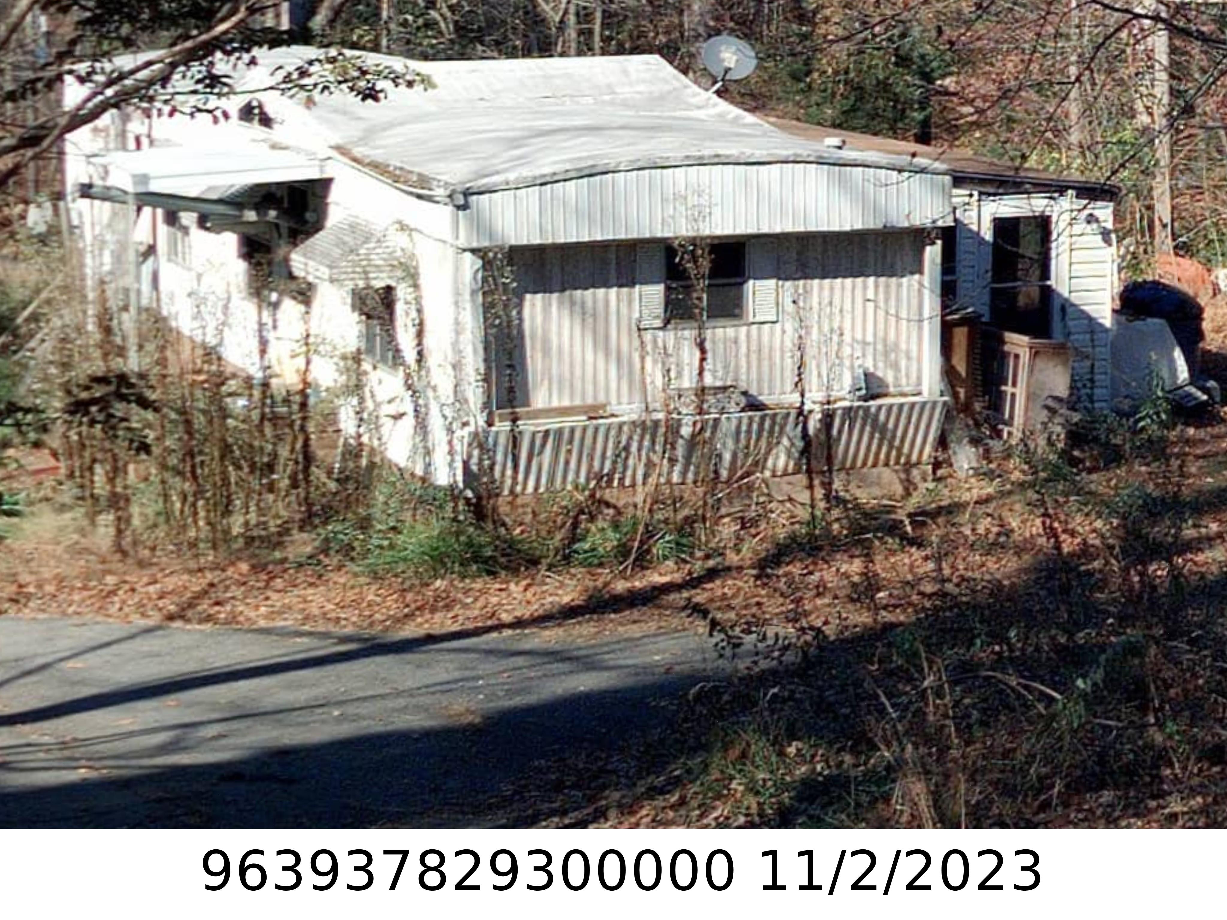 A picture of the property located at 73 VINEWOOD CIR, ASHEVILLE NC 28806.