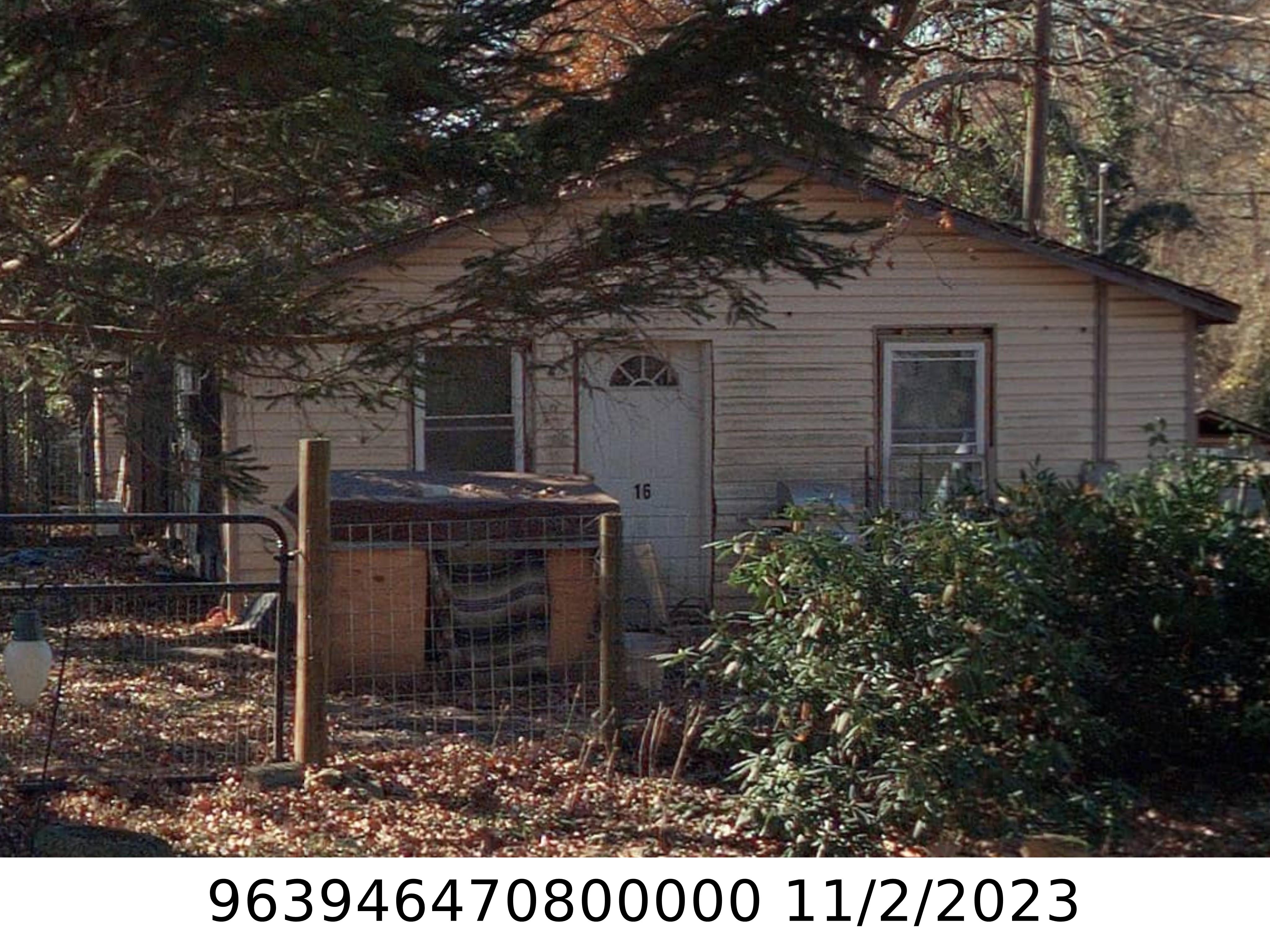 A picture of the property located at 16 VINEWOOD CIR, ASHEVILLE NC 28806.