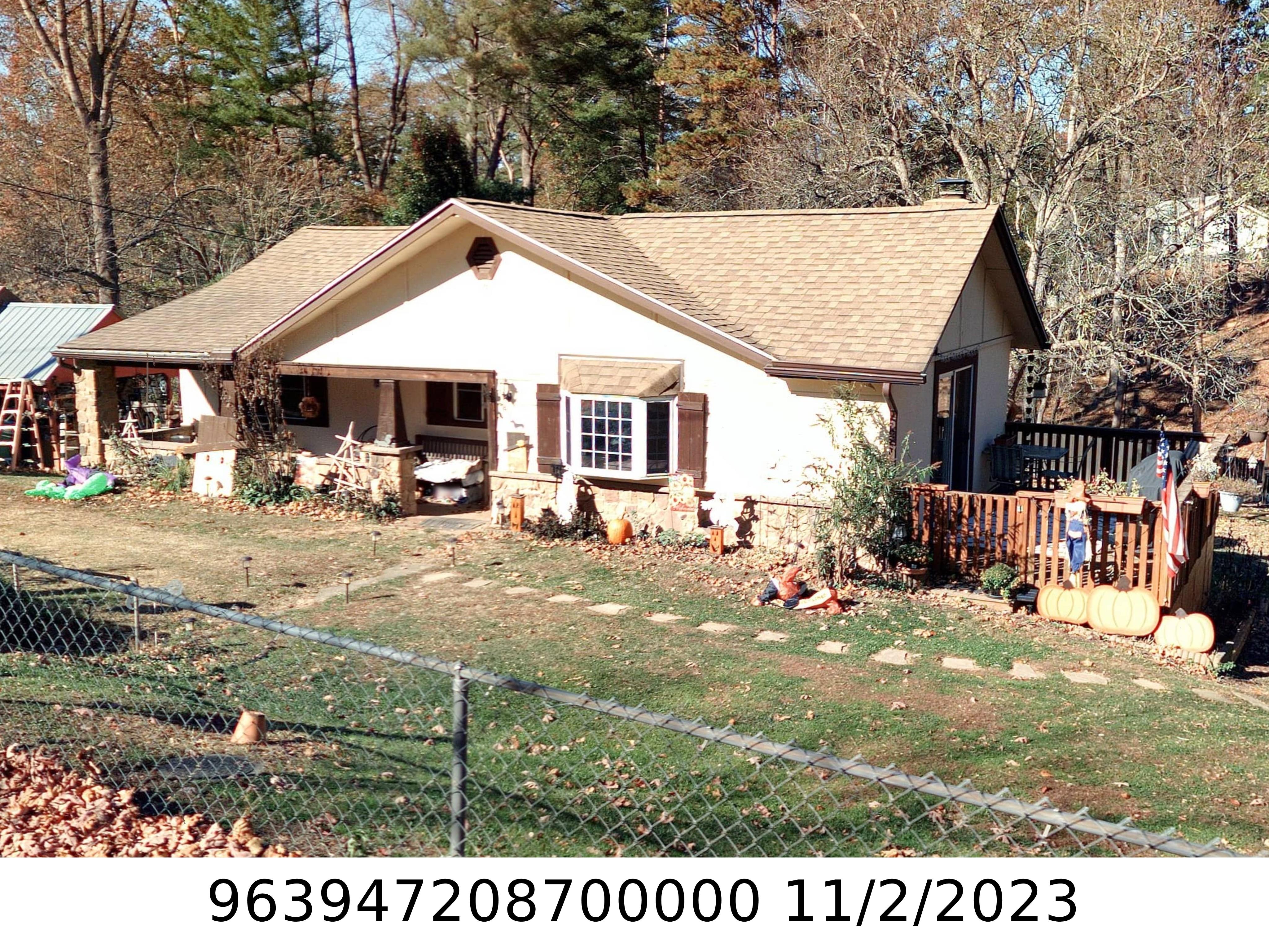A picture of the property located at 43 VINEWOOD CIR, ASHEVILLE NC 28806.