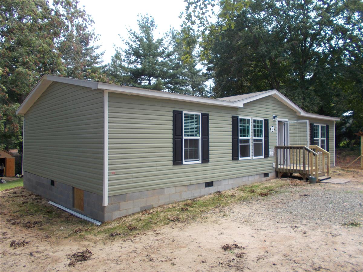 A picture of the property located at 11 DAISY LN, ASHEVILLE NC 28806.